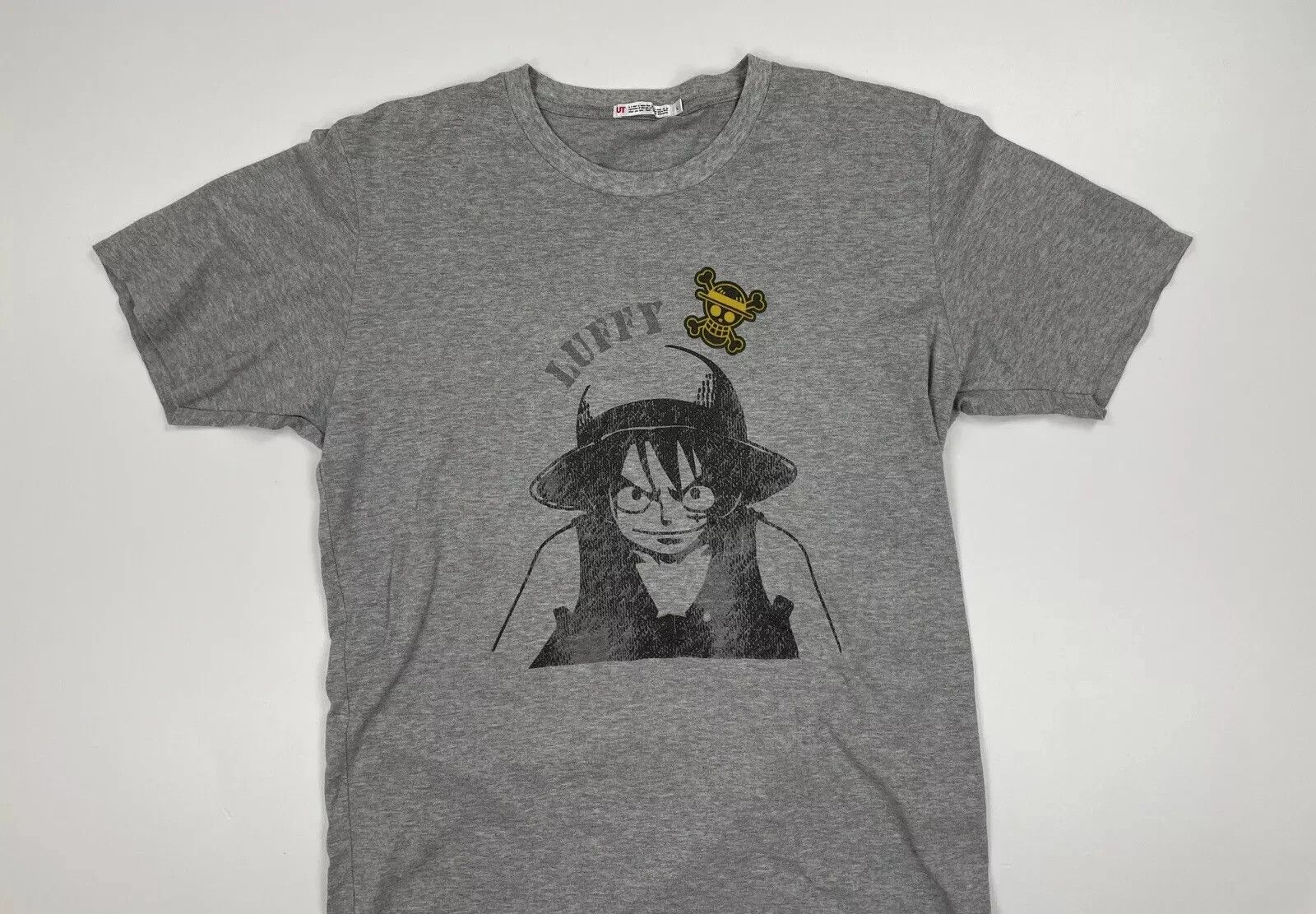 Uniqlo Uniqlo x One Piece Monkey D. Luffy Shirt Tee Gray Size US L / EU 52-54 / 3 - 8 Thumbnail