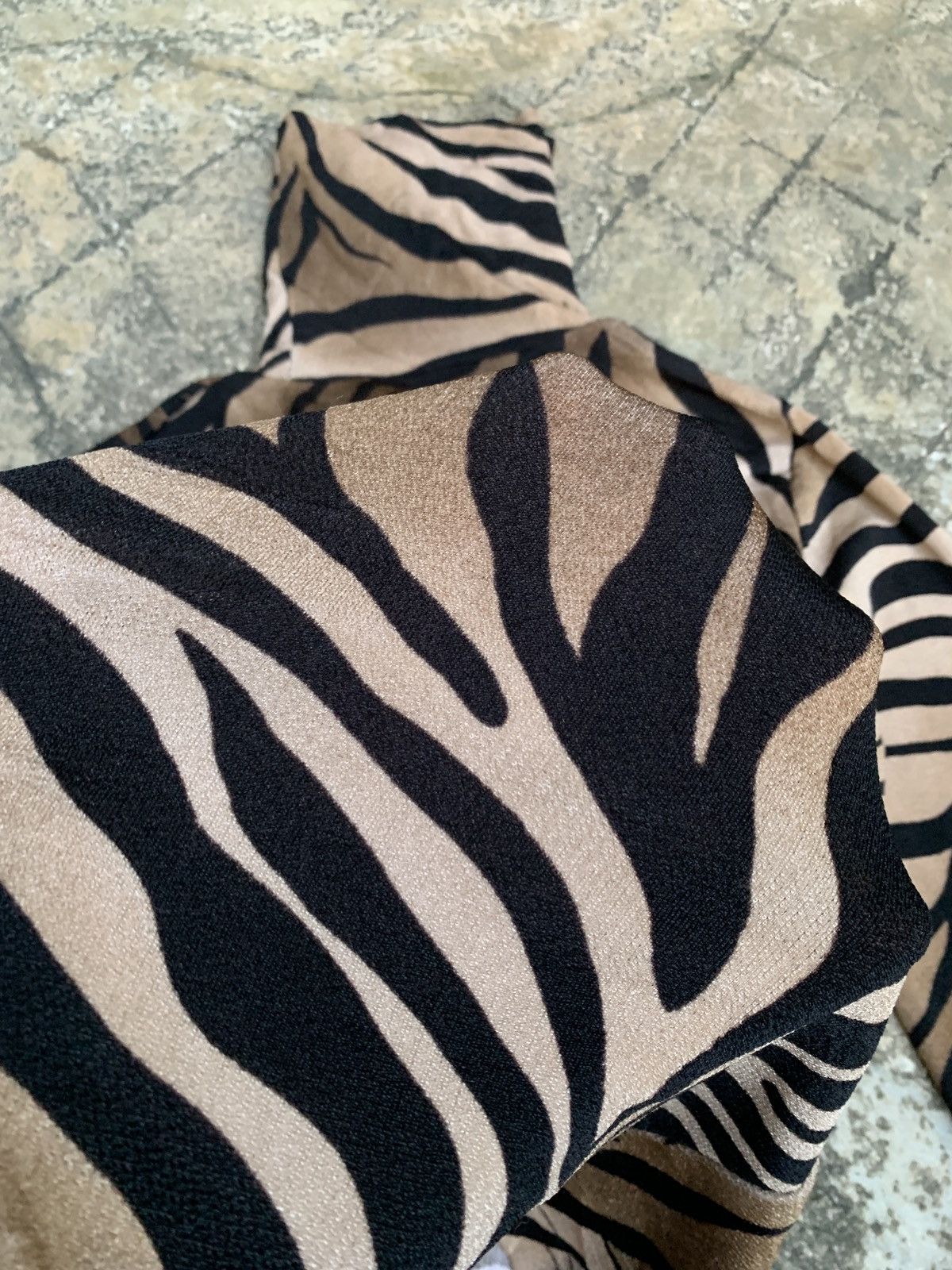 Japanese Brand y2k Sexy LuLu Tiger Skin Pattern Fitted Turtleneck Top Size S / US 4 / IT 40 - 7 Thumbnail