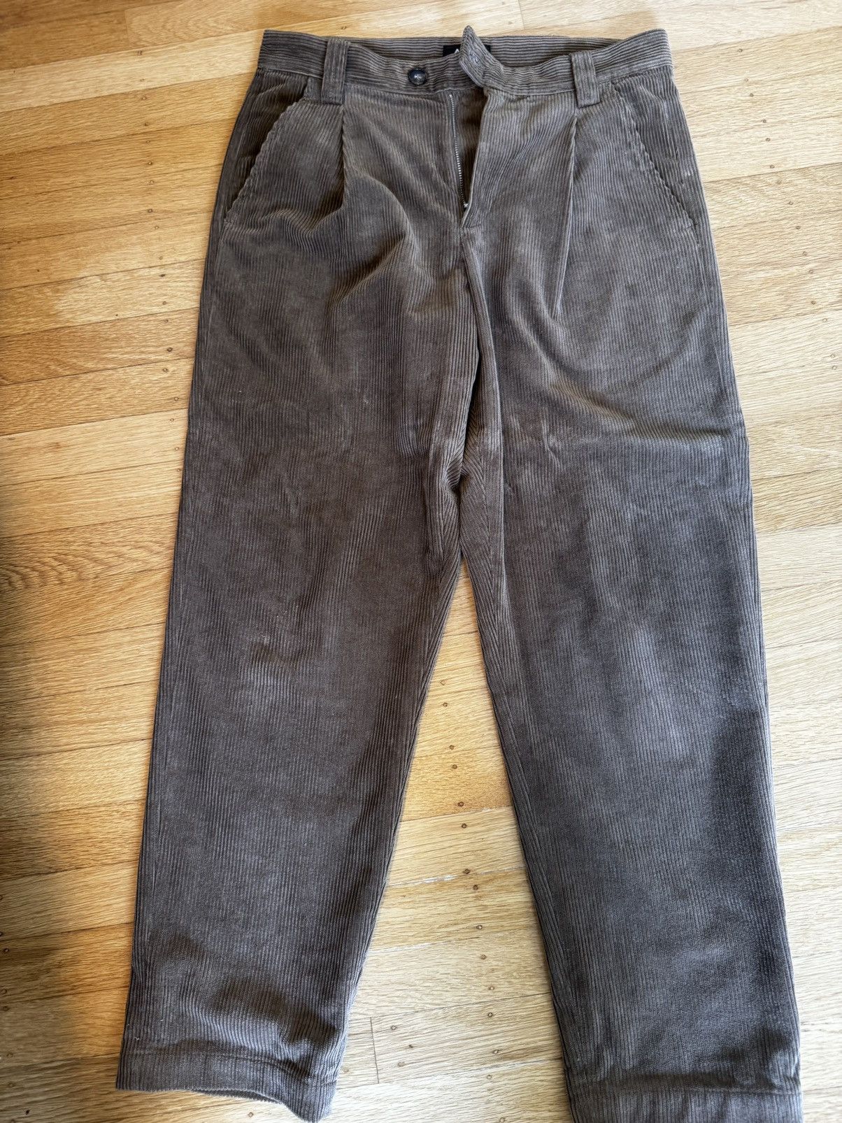 A.P.C. A.P.C. Corduroy Renato Trousers - size 46 Size US 32 / EU 48 - 1 Thumbnail