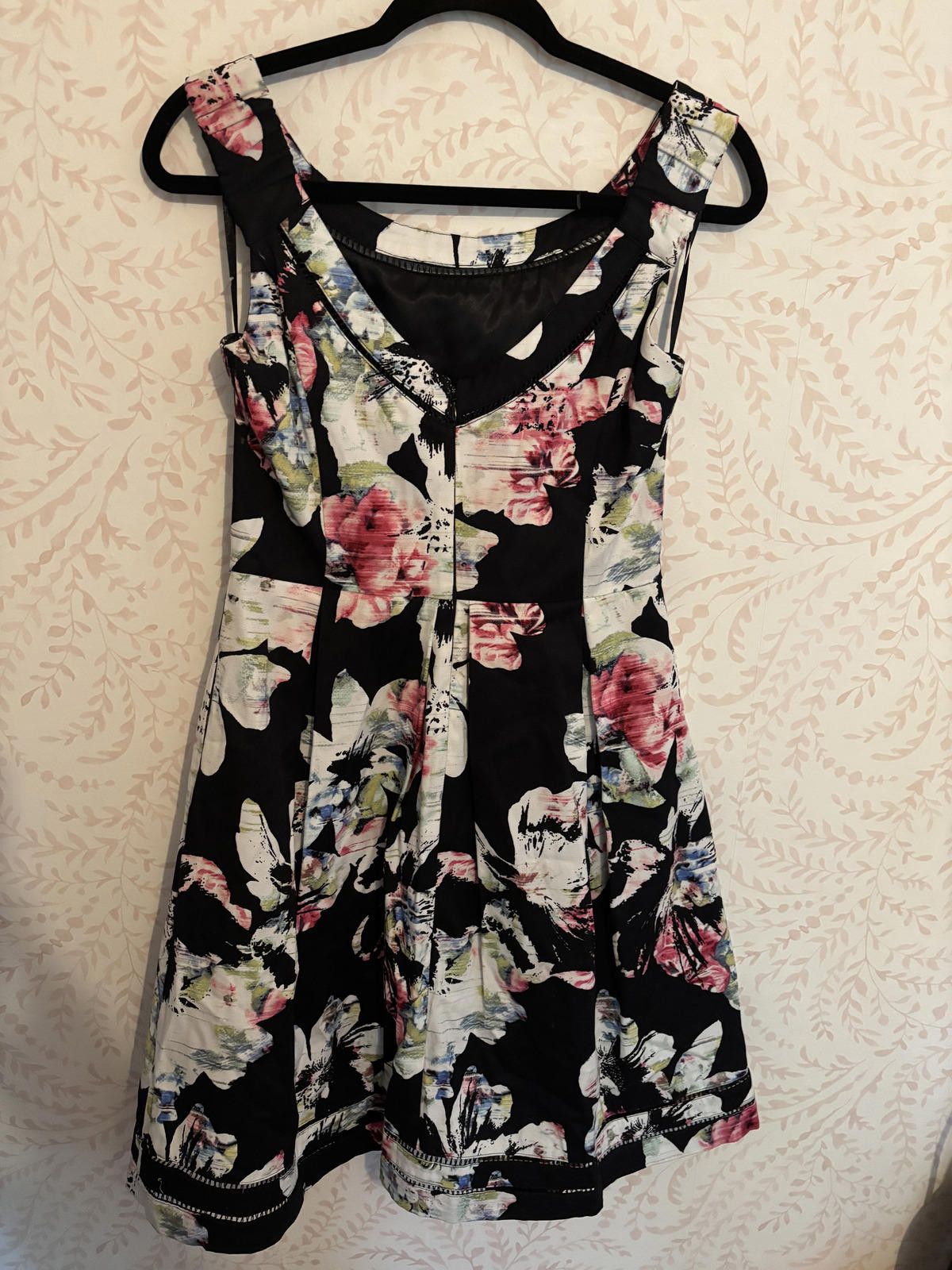 Designer NEW White House Black Market Sleeveless Faille Floral Dress Size S / US 4 / IT 40 - 5 Thumbnail