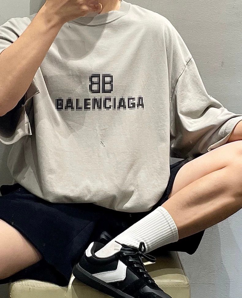 Balenciaga Balenciaga Mosaic Blurred Logo Ripped Distressed Short-Sle Size US XXS / EU 40 - 6 Thumbnail