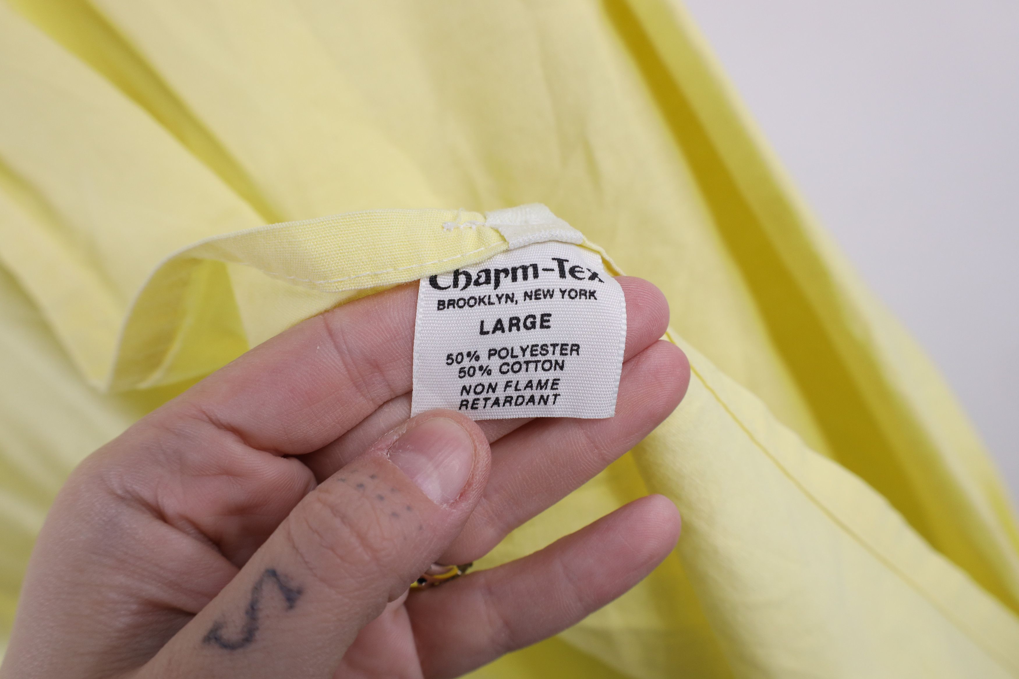 Vintage Vintage 60s Long Sleeve Hospital Scrubs Tie Smock Yellow USA Size US L / EU 52-54 / 3 - 8 Thumbnail