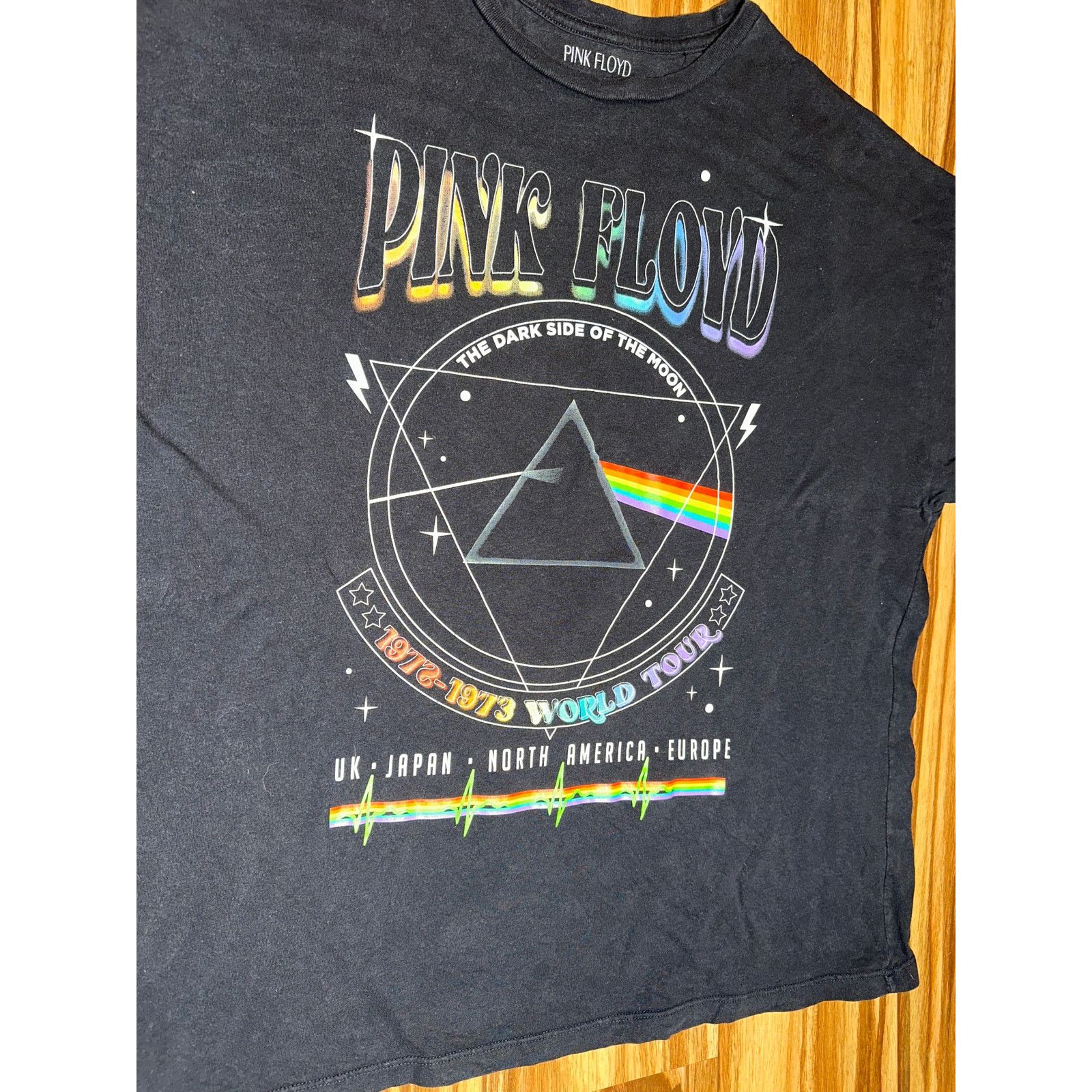 Pink Floyd Pink Floyd The Dark Side Of The Moon 72-73 world tour Size L Size US L / EU 52-54 / 3 - 4 Thumbnail