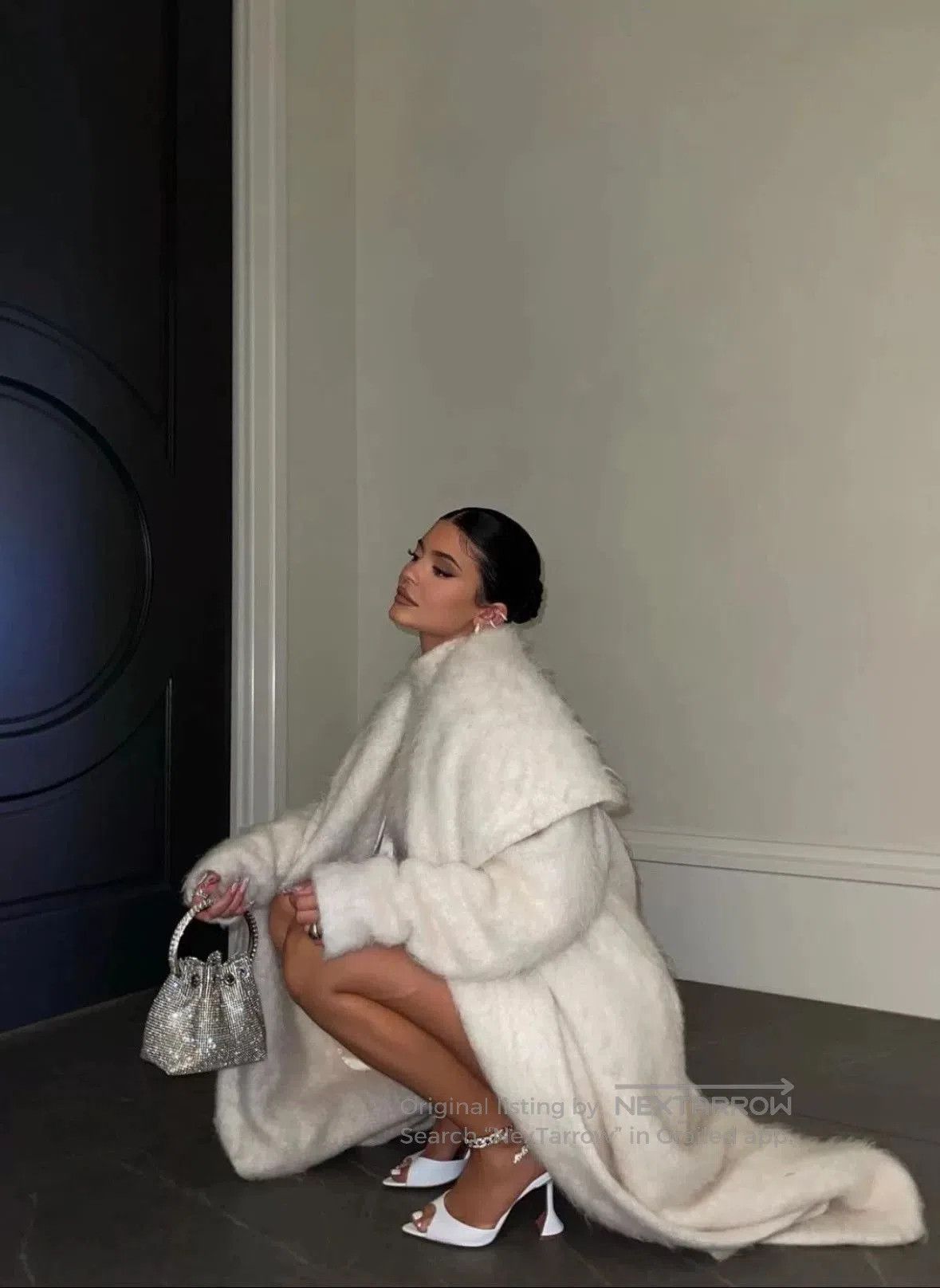 Amina Muaddi Amina Muaddi White Chain Heels. Size US 6 / IT 36 - 8 Thumbnail