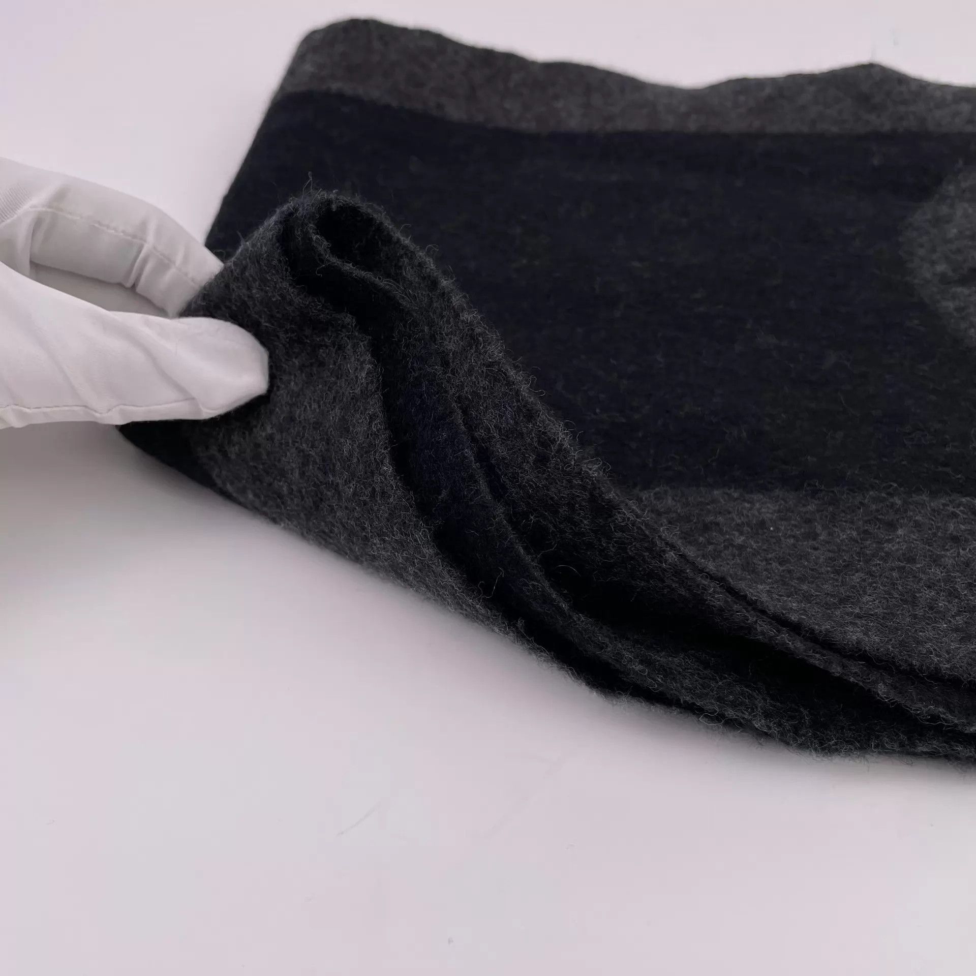 Louis Vuitton LV Black Embossed Scarf Size ONE SIZE - 8 Thumbnail