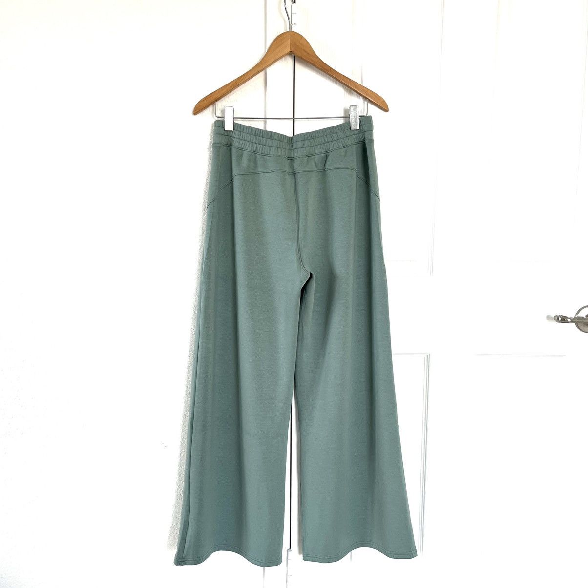 Spanx AirEssentials Wide Leg Petite Pants Size 34" / US 12 / IT 48 - 2 Thumbnail