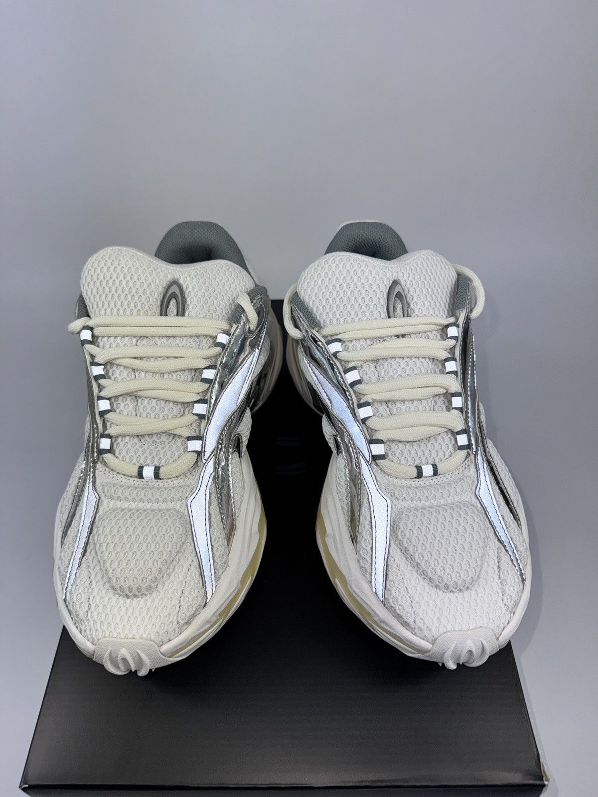 Various ZERO SNOW WHITE/ LIQUID LUSTER SNEAKERS Size US 10 / EU 43 - 6 Thumbnail