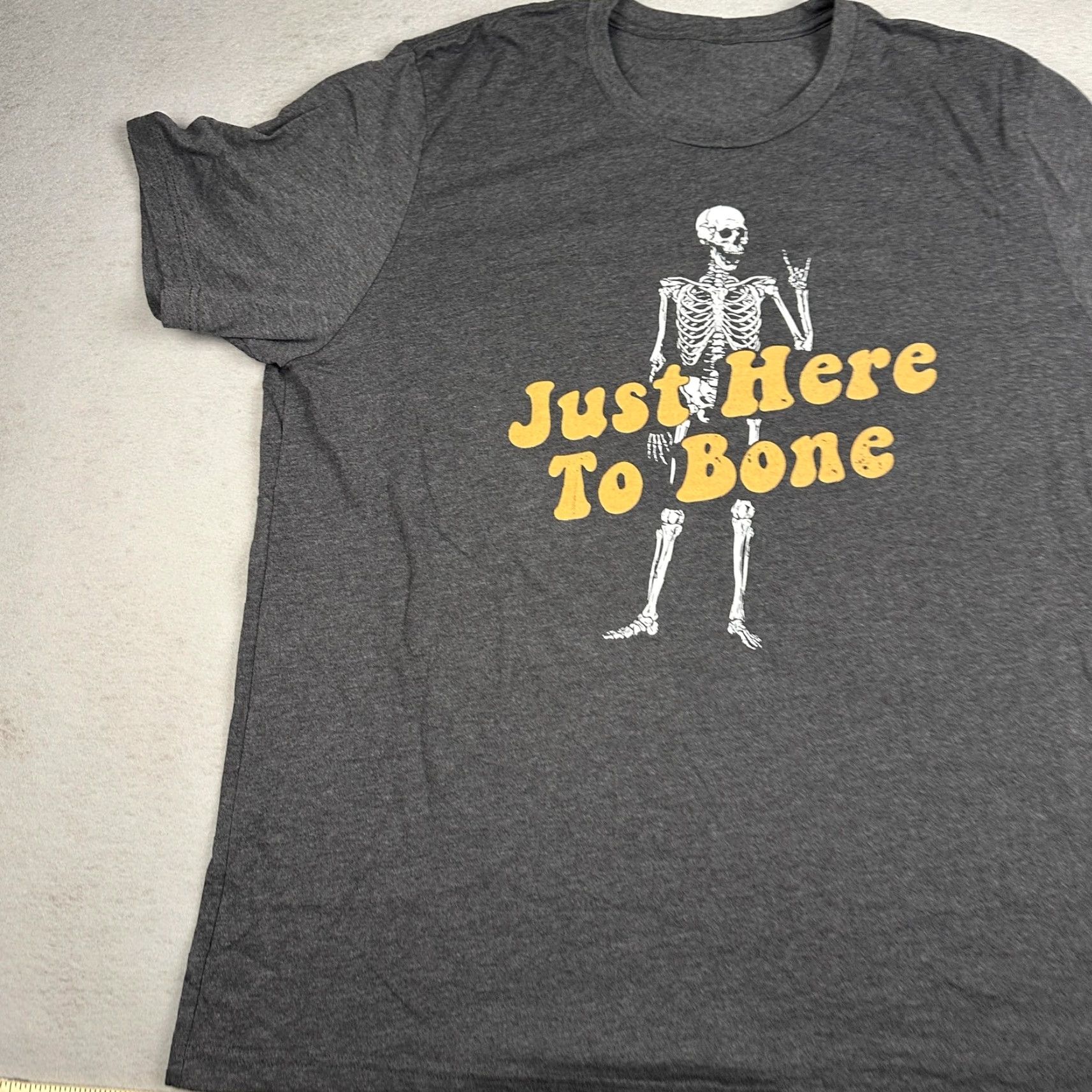 Hereu Just Here To Bone Shirt Adult XL Gray Skeleton Graphic Funny Halloween Tee Mens Size US XL / EU 56 / 4 - 3 Thumbnail