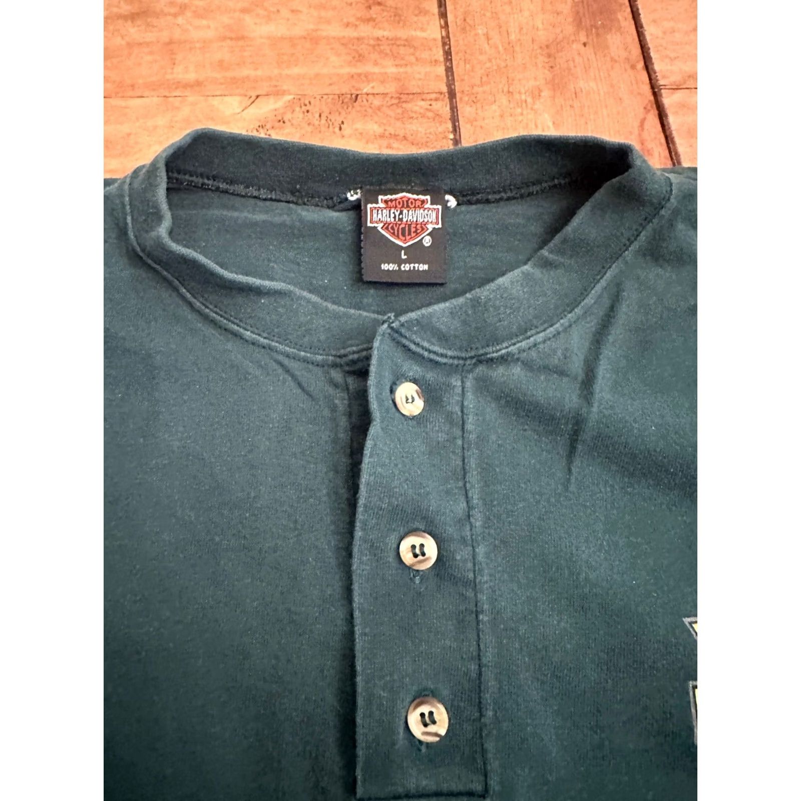 Harley Davidson VINTAGE Harley-Davidson T-Shirt Pacific Honolulu Hawaii 3 Button Green Large Crew Neck Short Sleeve Men USA Logo Size US L / EU 52-54 / 3 - 3 Thumbnail