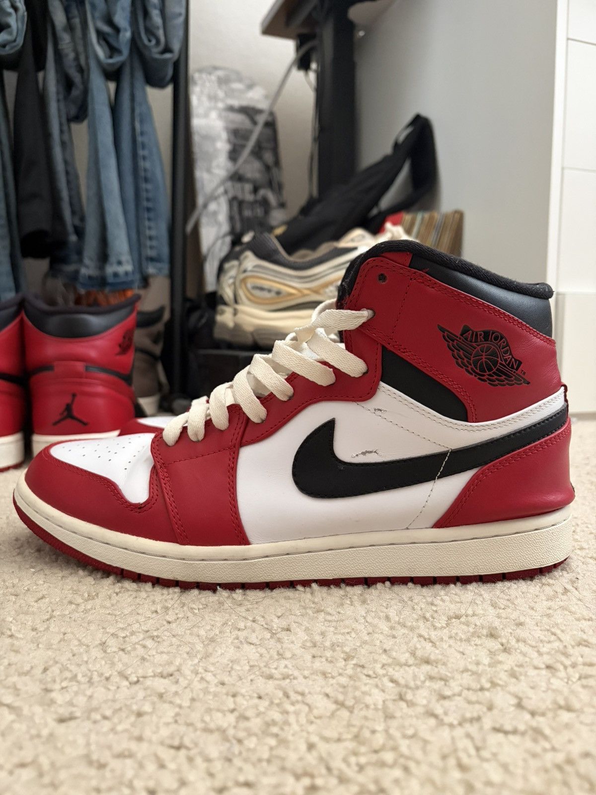 Jordan Brand Air Jordan 1 Retro High 2013 Chicago 2013 Size US 11 / EU 44 - 5 Thumbnail