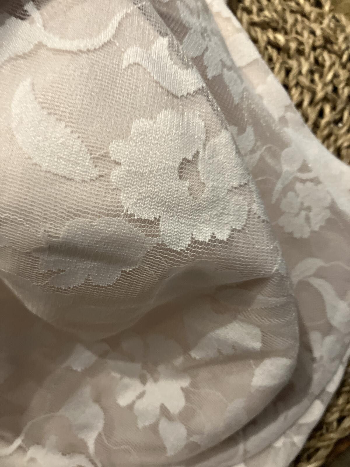 Balenciaga NWT Bali Light Beige Floral Lace Underwire Bra Size ONE SIZE - 3 Thumbnail