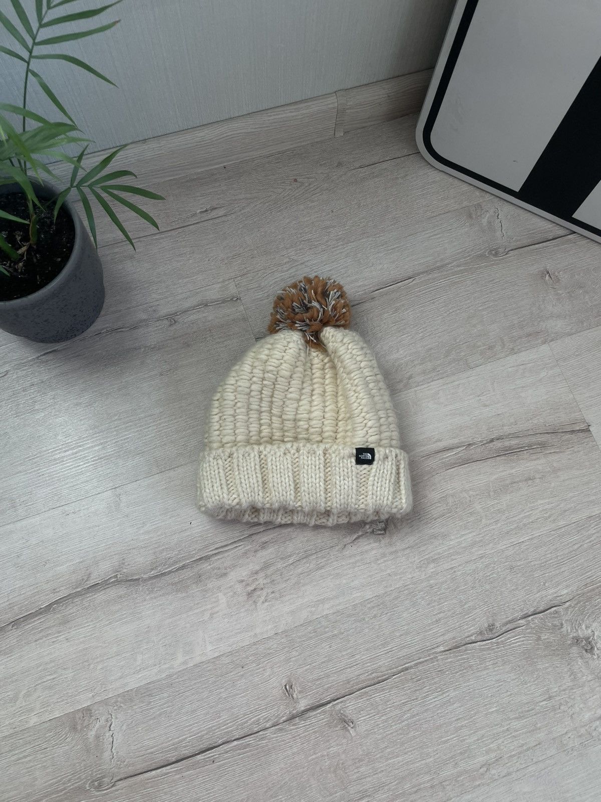 The North Face The North Face Knitted Hat with bell wmns Size Os Y2k Size ONE SIZE - 1 Thumbnail
