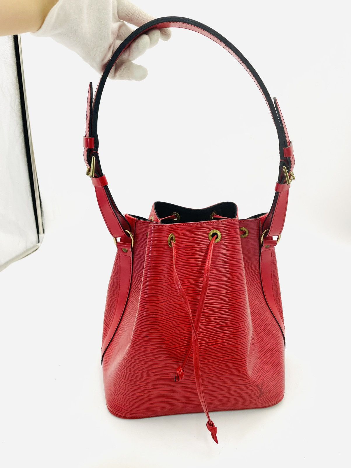 Louis Vuitton Epi Leather Red Shoulder bag Size ONE SIZE - 1 Thumbnail