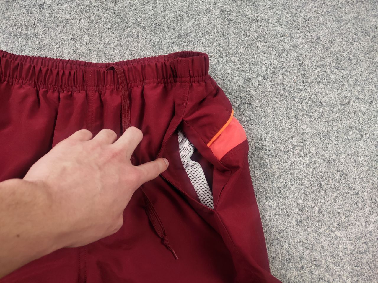 Nike Vintage Nike casual shorts with pockets matte red Y2K Style Size US 34 / EU 50 - 7 Thumbnail