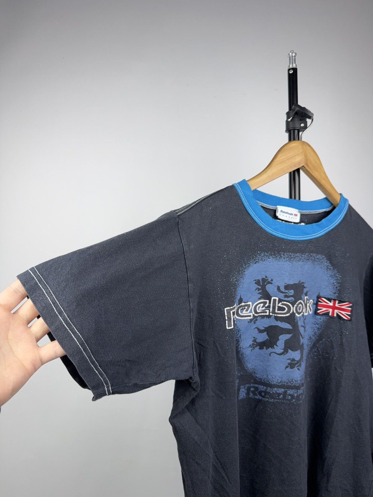 Reebok Reebok Classic UK Lion Crest Vintage Tee 2000s Size US S / EU 44-46 / 1 - 4 Thumbnail
