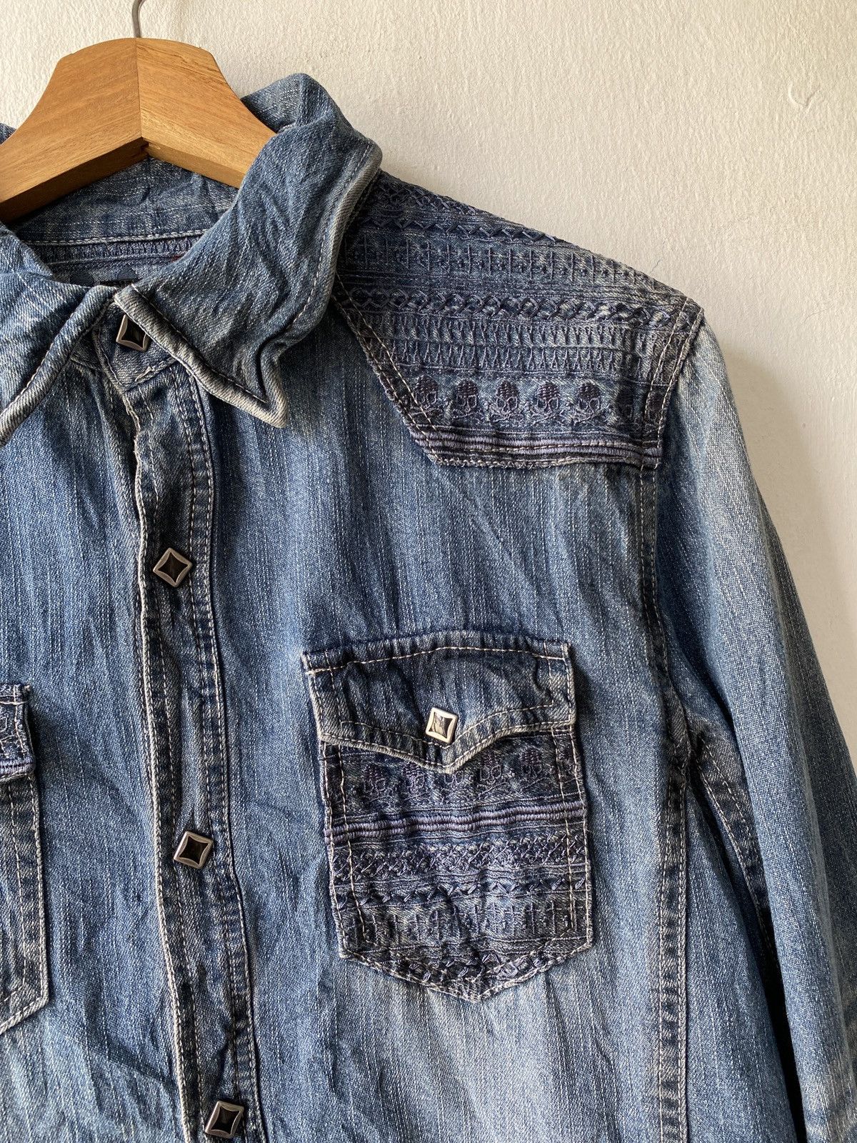 In The Attic × Japanese Brand In The Attic Japan Distressed Button Up Denim Shirt Size US M / EU 48-50 / 2 - 9 Thumbnail