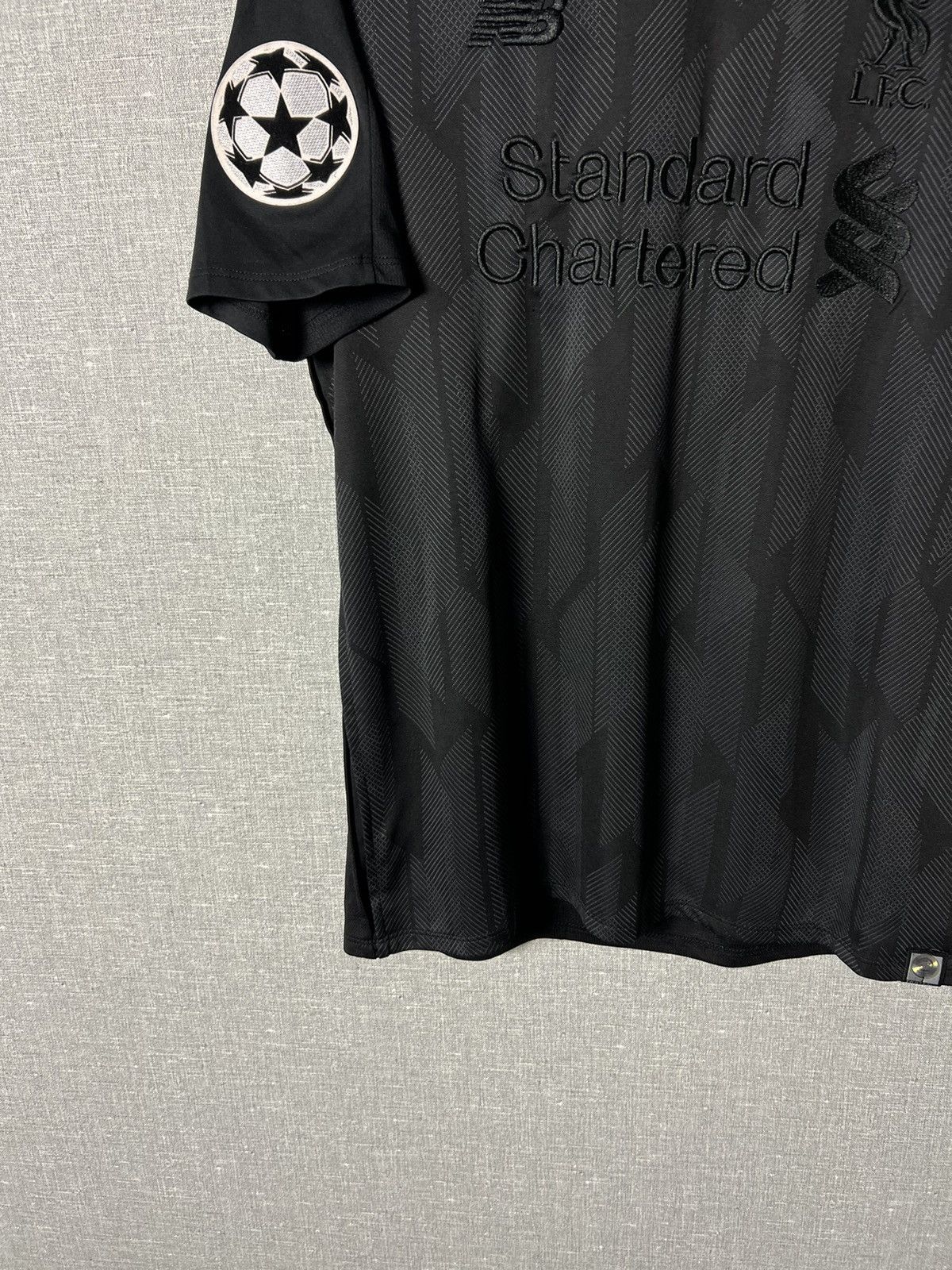 New Balance #11 M. Salah Liverpool 2018 Blackout Limited Edition Jersey Size US M / EU 48-50 / 2 - 7 Thumbnail