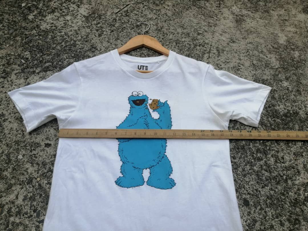 Kaws × Uniqlo Uniqlo X Kaws Sesame Street Cookie Monster Tee Size US S / EU 44-46 / 1 - 3 Thumbnail