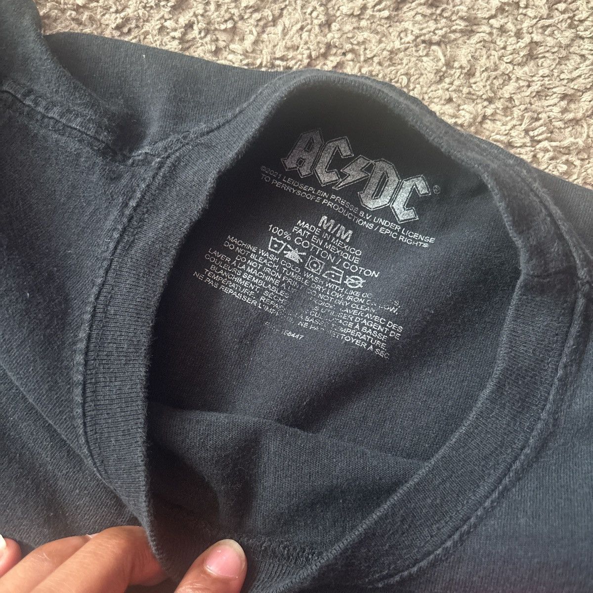 AC/DC Vintage AC/DC thrifted tee Size US S / EU 44-46 / 1 - 3 Thumbnail