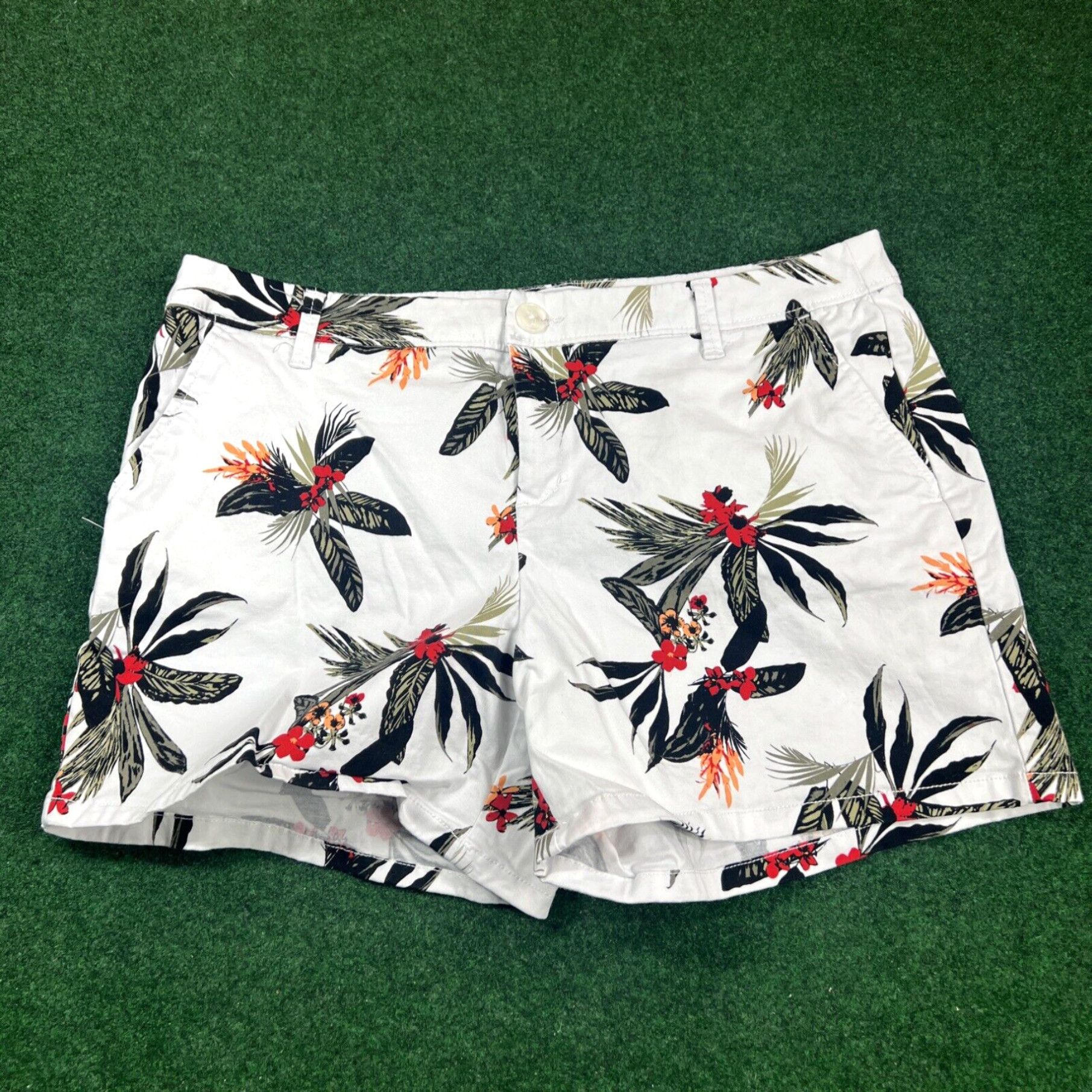 Vintage Liz Claiborne Flower Print Shorts Size 14 Measures 35X5.5 Inches Size 36" / US 14 / IT 50 - 1 Thumbnail