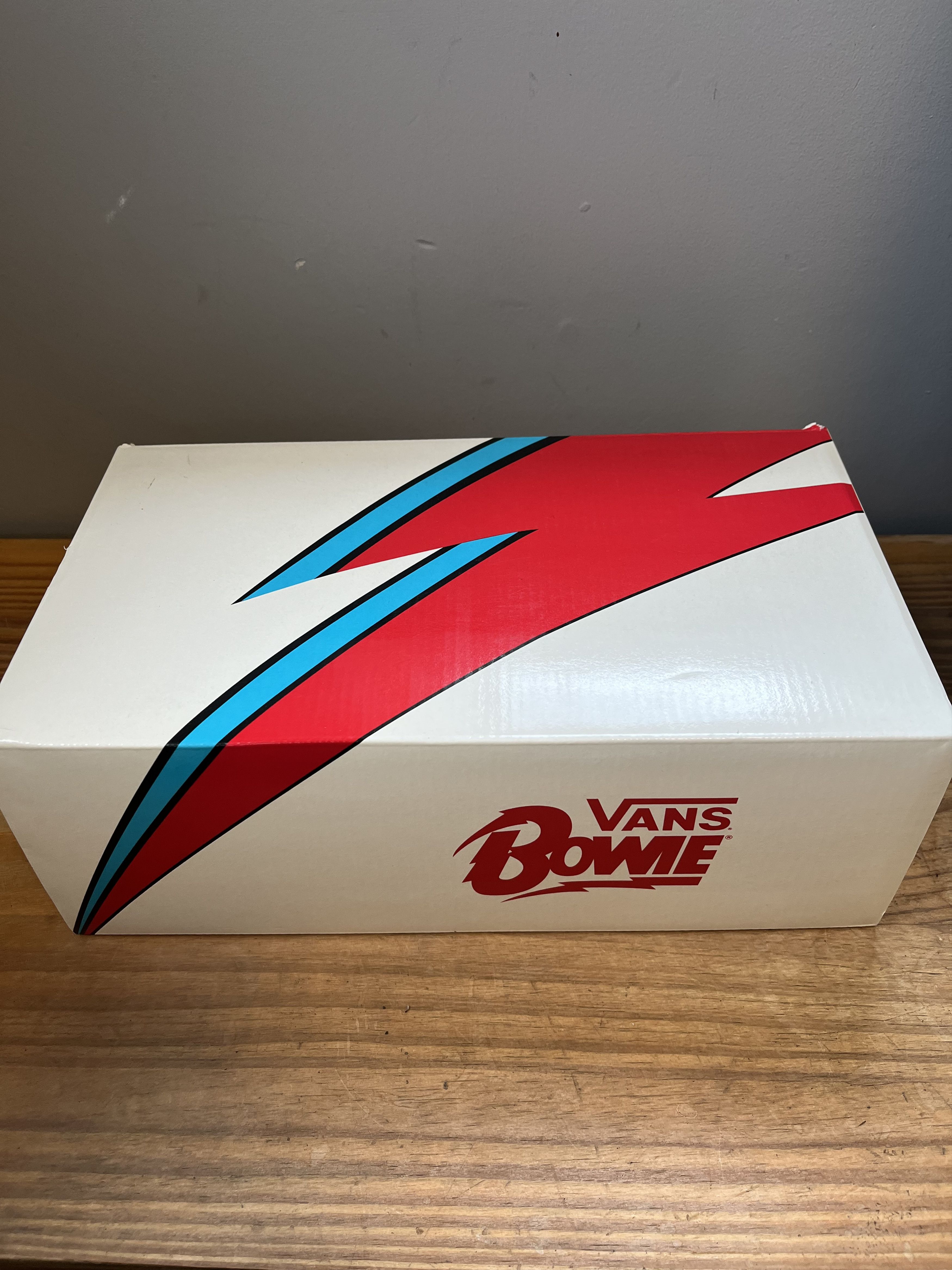 Vans Vans David Bowie Aladdin Sane Old Skool Size US 10.5 / EU 43-44 - 9 Thumbnail