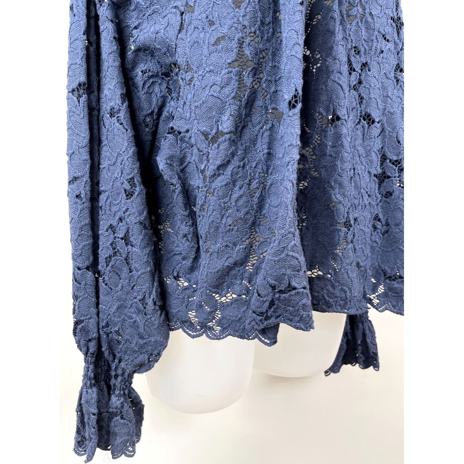 H&M H&M Lace Top Blue Long Sleeve Sheer Floral Blouse Keyhole Back Womens Large L Size L / US 10 / IT 46 - 4 Thumbnail