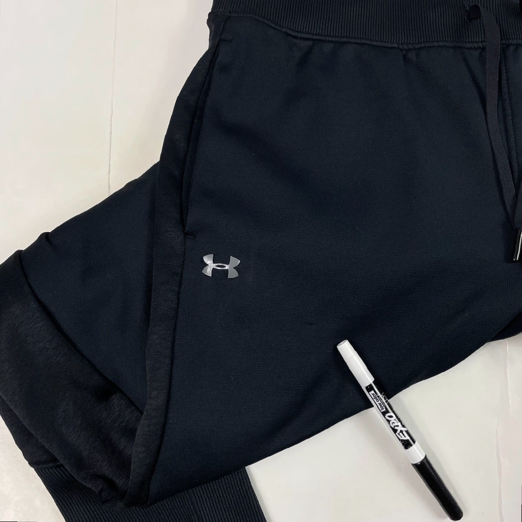 Under Armour Under Armour Sweatpants Womens Medium Black ColdGear Tapered Leg Lined Workout Size 24" / US 00 / IT 34 - 6 Thumbnail