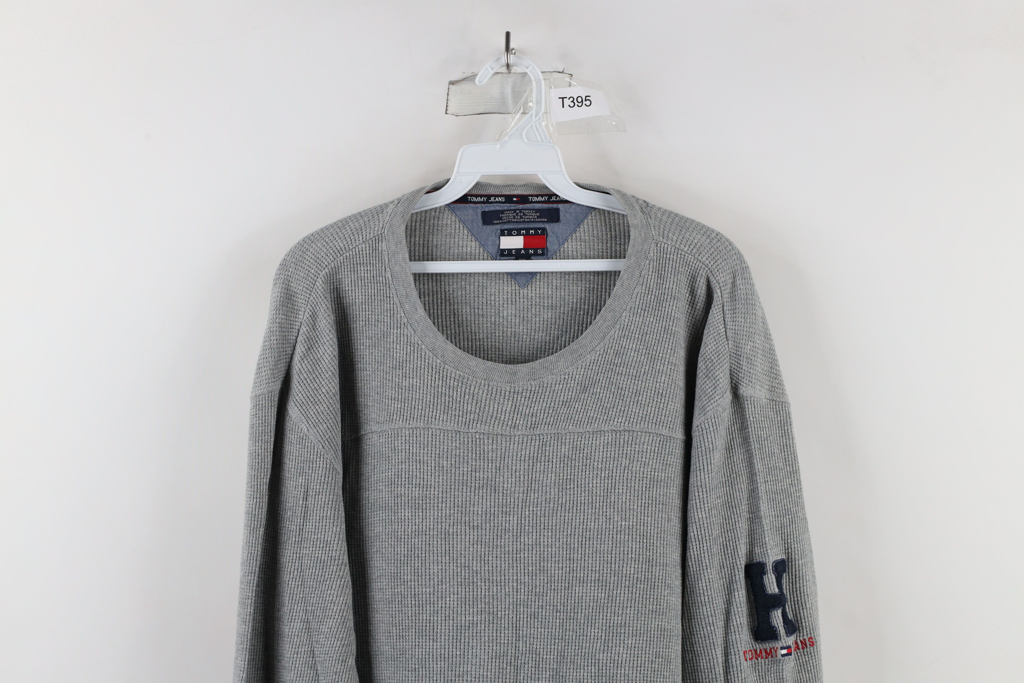 Tommy Hilfiger × Vintage Vintage 90s Tommy Hilfiger Thermal Waffle Knit T-Shirt Gray Size US XXL / EU 58 / 5 - 2 Thumbnail