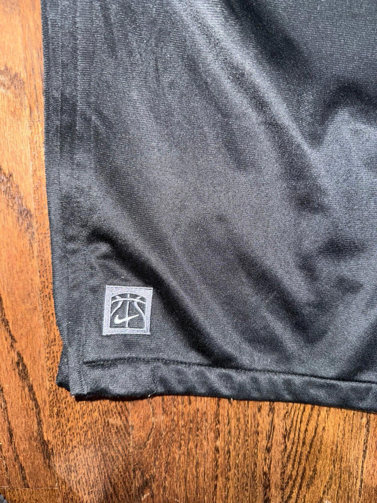 Nike Vintage Nike Men XL Basketball Pants Mesh Satin V Trim Hoops Size 40" / US 18 - 2 Thumbnail