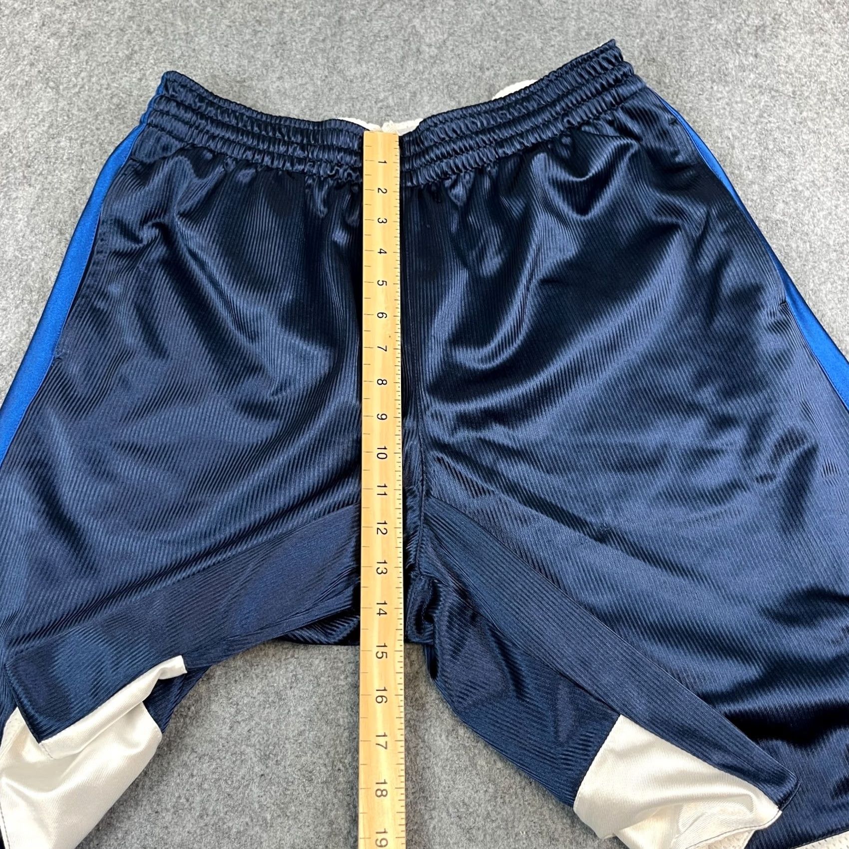 Nike VINTAGE Nike Mens Sweat Shorts L Blue 00s Y2K Sweat Shorts Nike Mens L Blue 00s Y2K Size US 33 - 5 Thumbnail