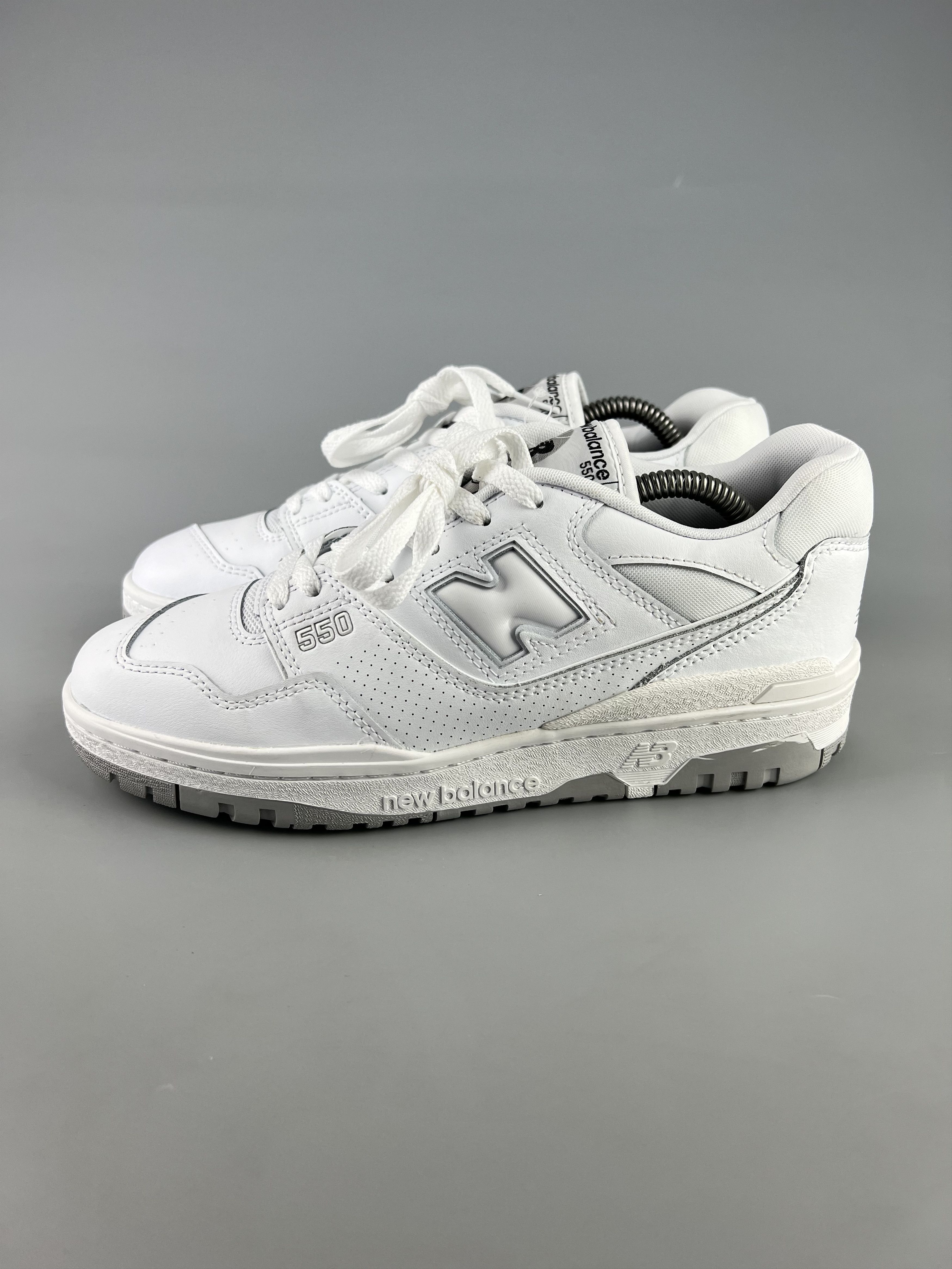 New Balance New Balance 550 White Leather Sneakers US7.5 Size US 7.5 / EU 40-41 - 2 Thumbnail
