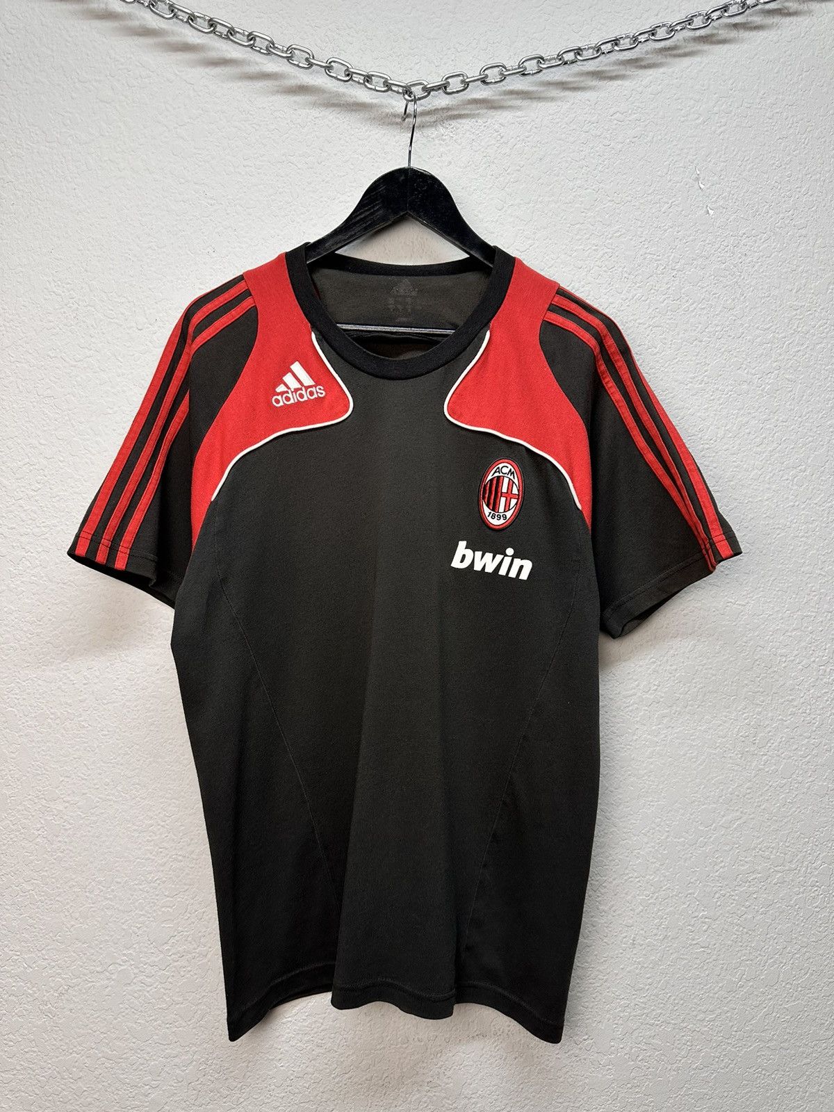 Adidas Vintage Adidas Milan Jersey Black 2008 Italy Rare T-shirt Size US L / EU 52-54 / 3 - 1 Thumbnail