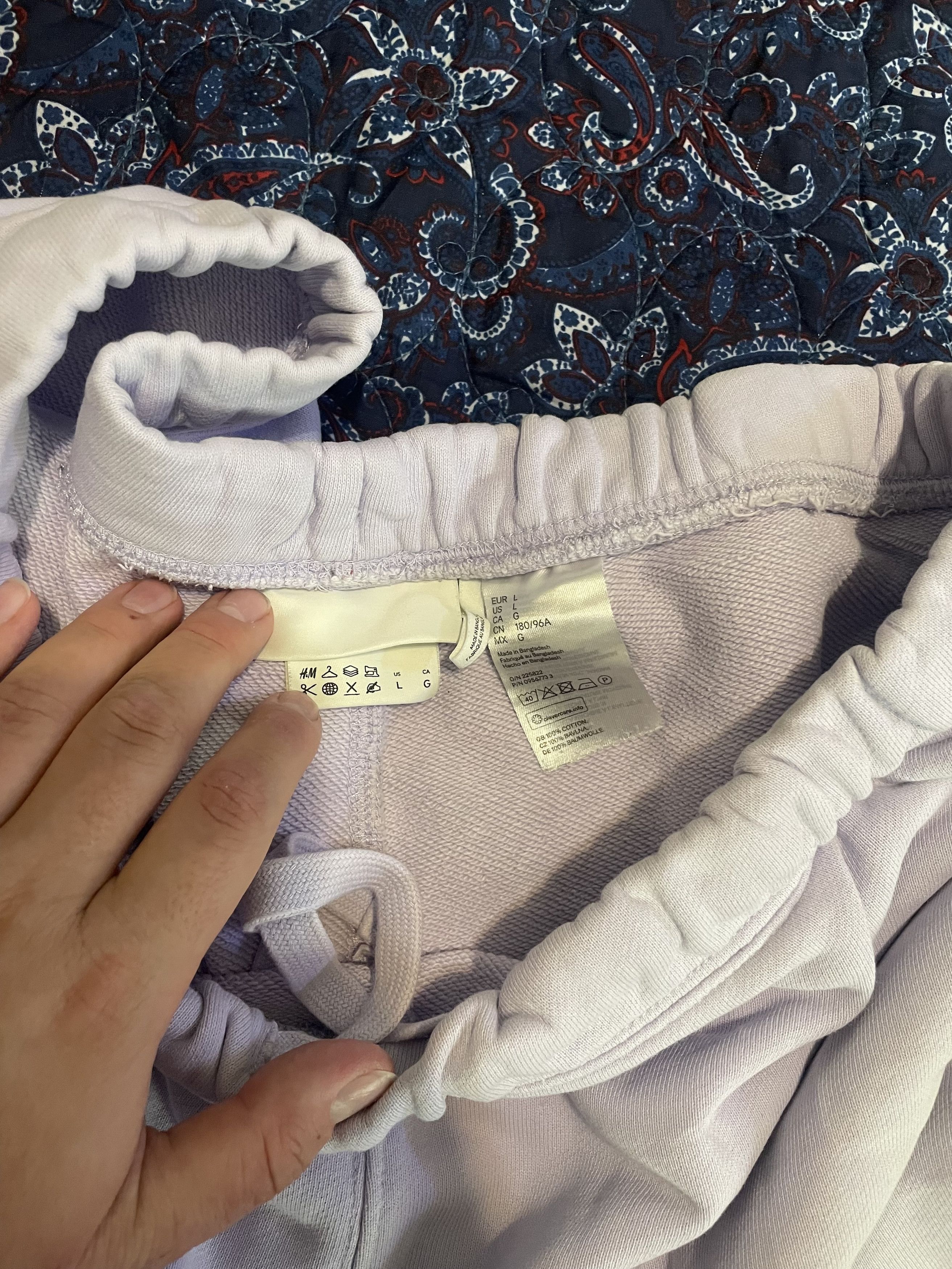 H&M H&M Heavyweight Sweatshorts Size US 34 / EU 50 - 2 Thumbnail