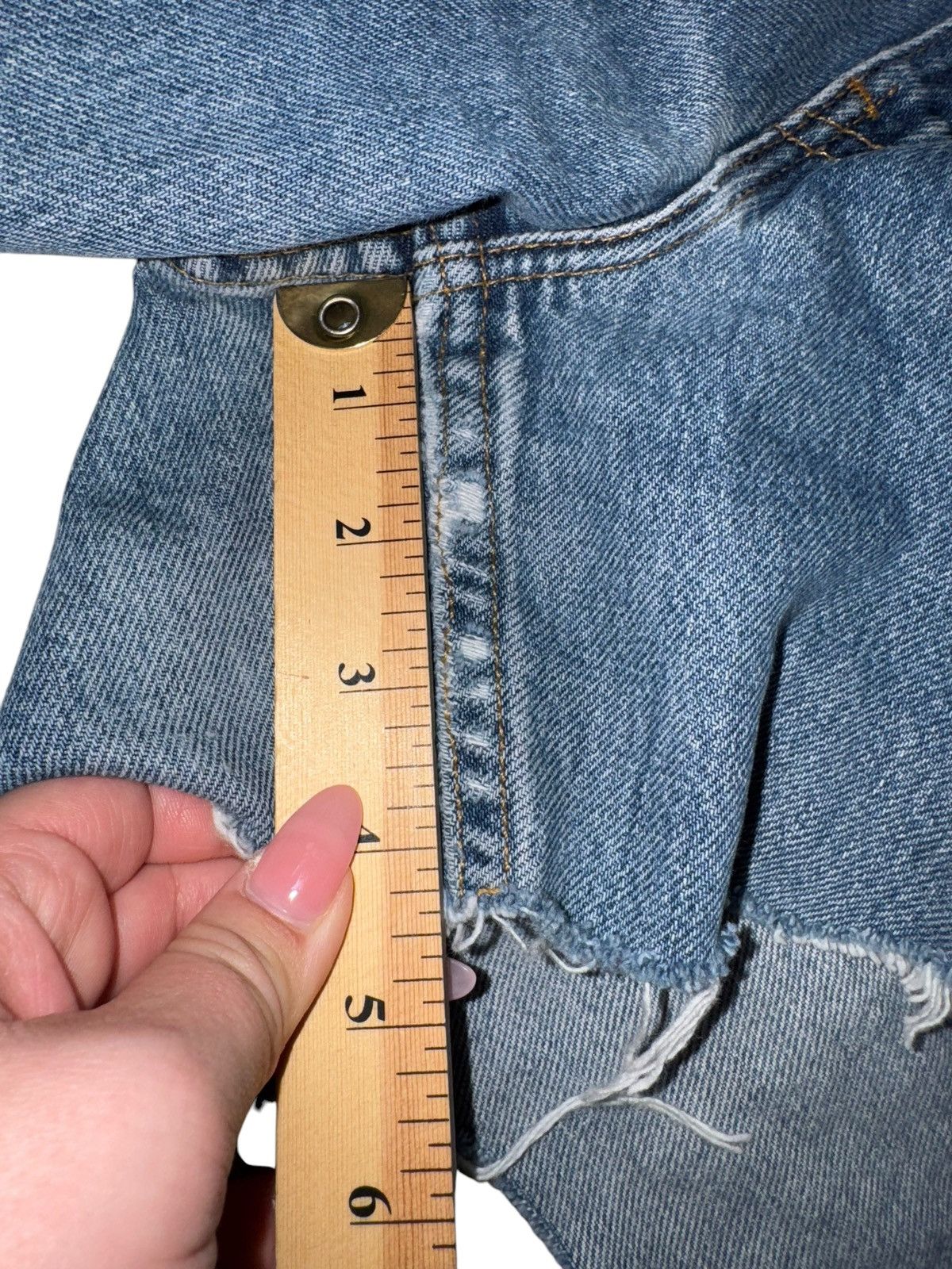 Levi's × Vintage Levi’s 550 Cut off Denim High Waisted Shorts size 10 Size 26" / US 2 / IT 38 - 3 Thumbnail