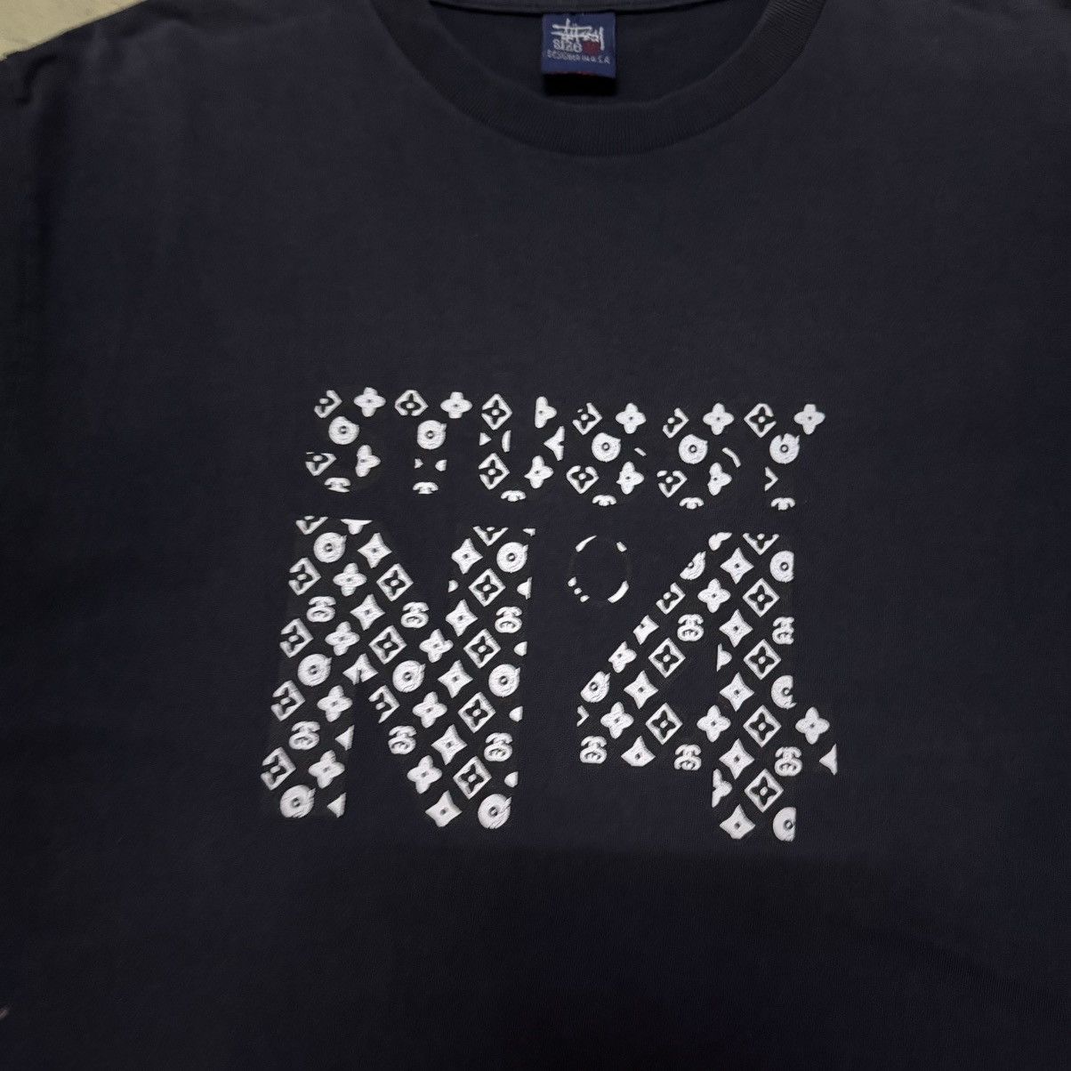 Stussy × Vintage Vintage Stussy LV Monogram No 4 Big Logo T Shirt Size US M / EU 48-50 / 2 - 5 Thumbnail