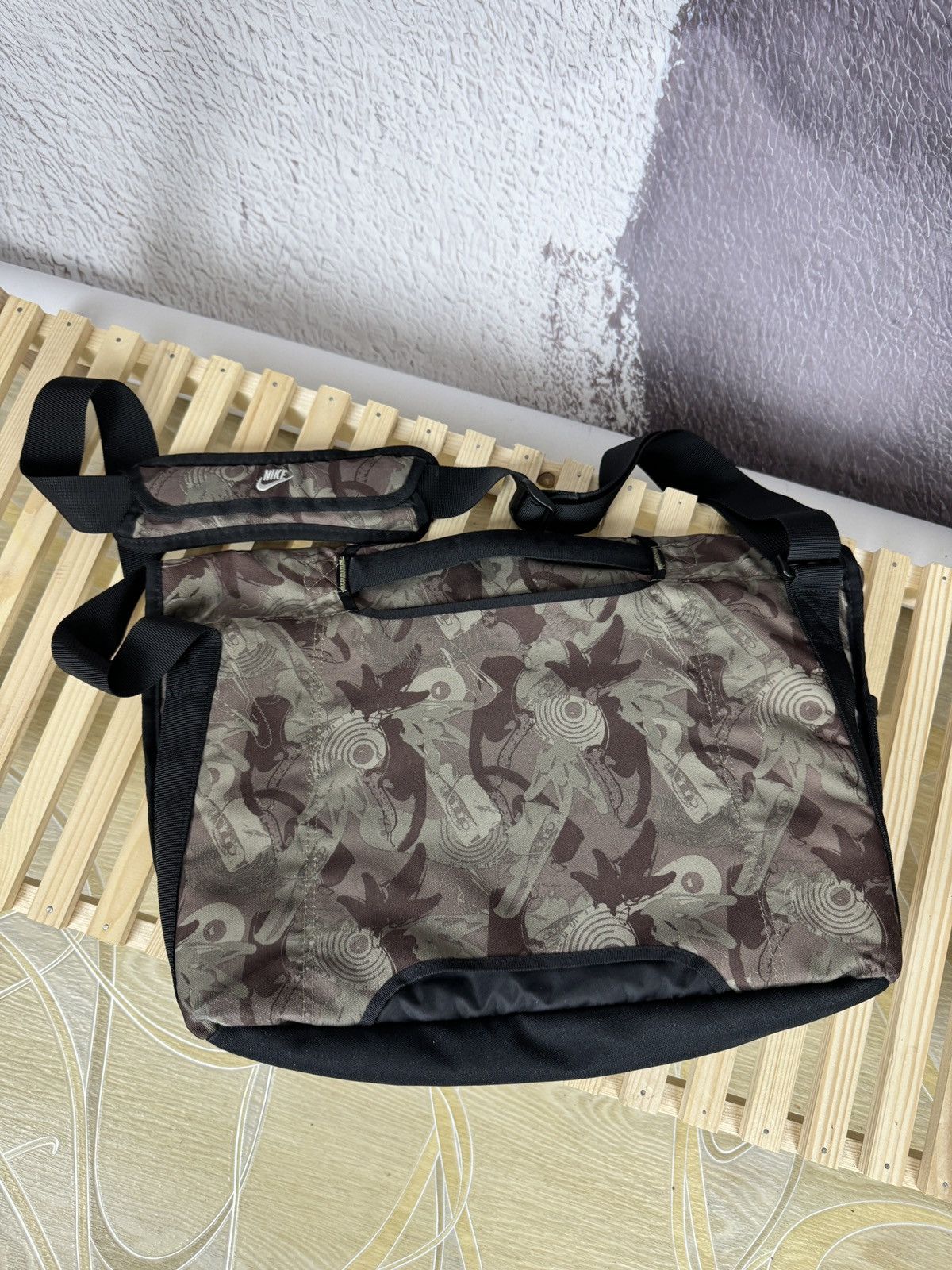 Nike Vintage Nike Messenger Bag Cordura Shoulder Y2K Style Size ONE SIZE - 14 Thumbnail
