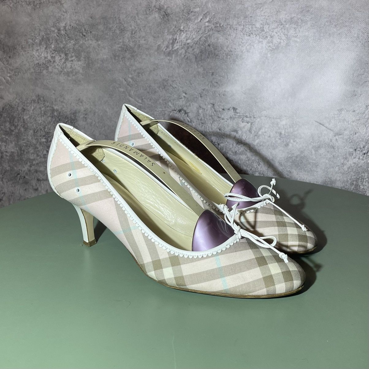 Burberry Vintage Burberry Heels Pink/Brown Nova Check Canvas Pumps Size US 10.5 / IT 40.5 - 1 Thumbnail