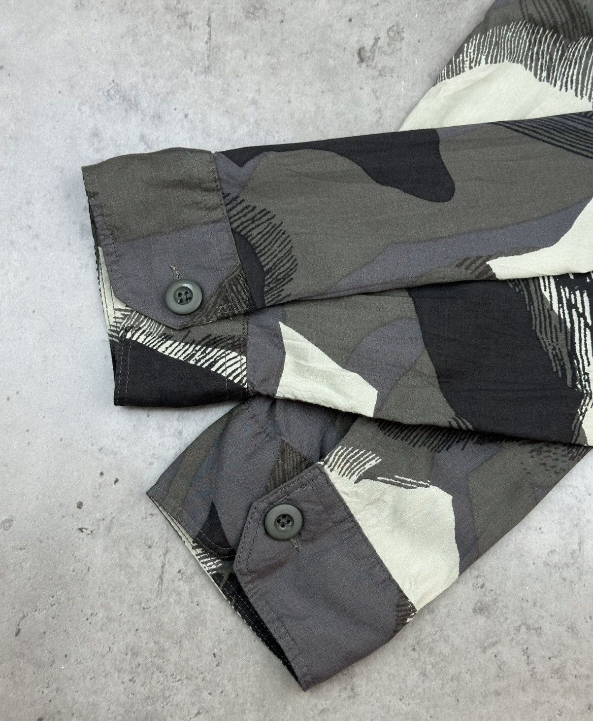 Allsaints AllSaints Fatigues Long Sleeve Shirt Camo Camouflage Viscose Size US M / EU 48-50 / 2 - 10 Thumbnail