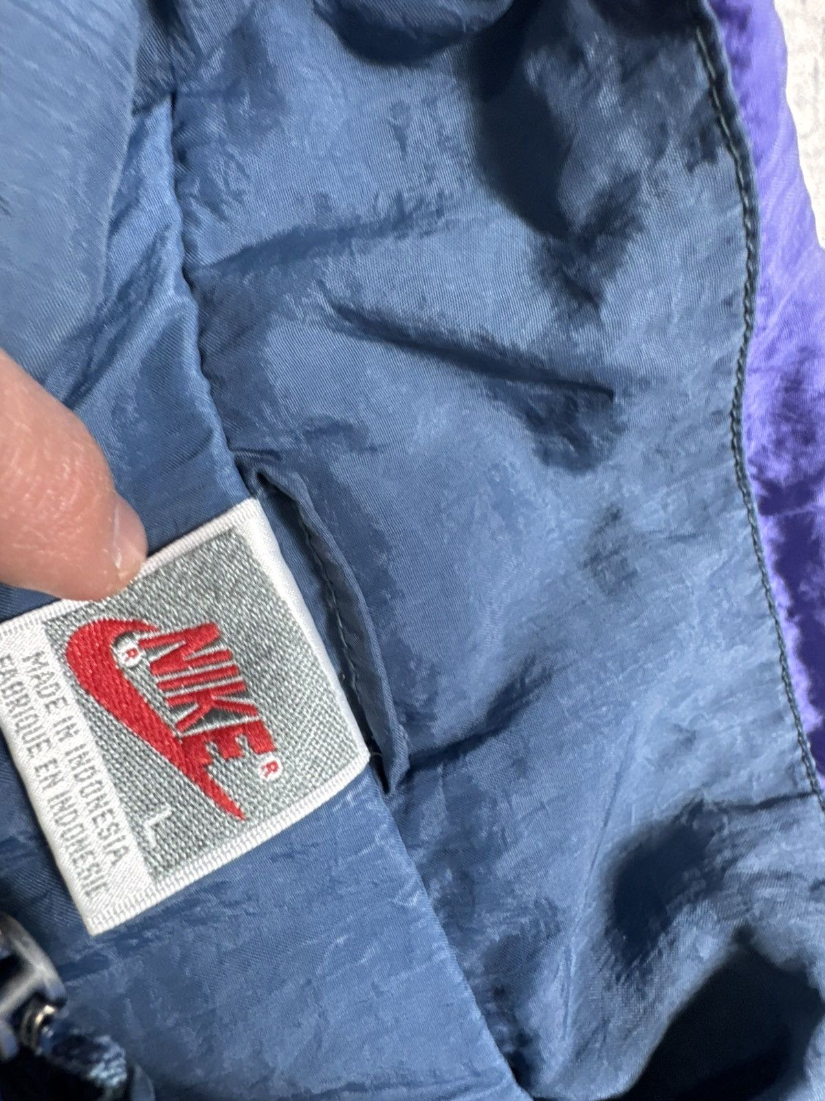 Nike Nike Vintage 80’s Full Zip Nylon Jacket Size L Swoosh Size US L / EU 52-54 / 3 - 8 Thumbnail