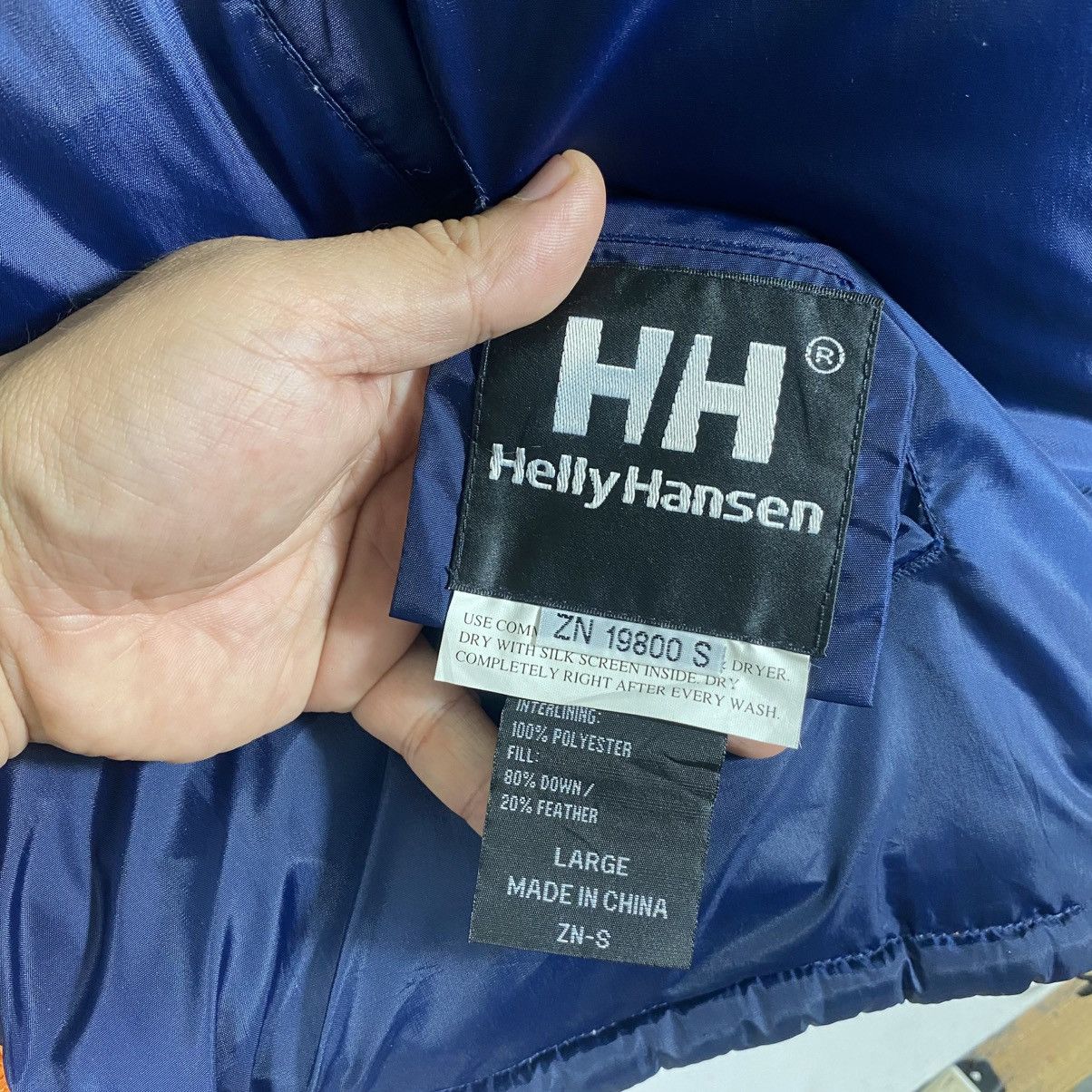 Helly Hansen Vintage Helly Hansen Reversible Down Puffer Jacket Size L Size US L / EU 52-54 / 3 - 15 Thumbnail