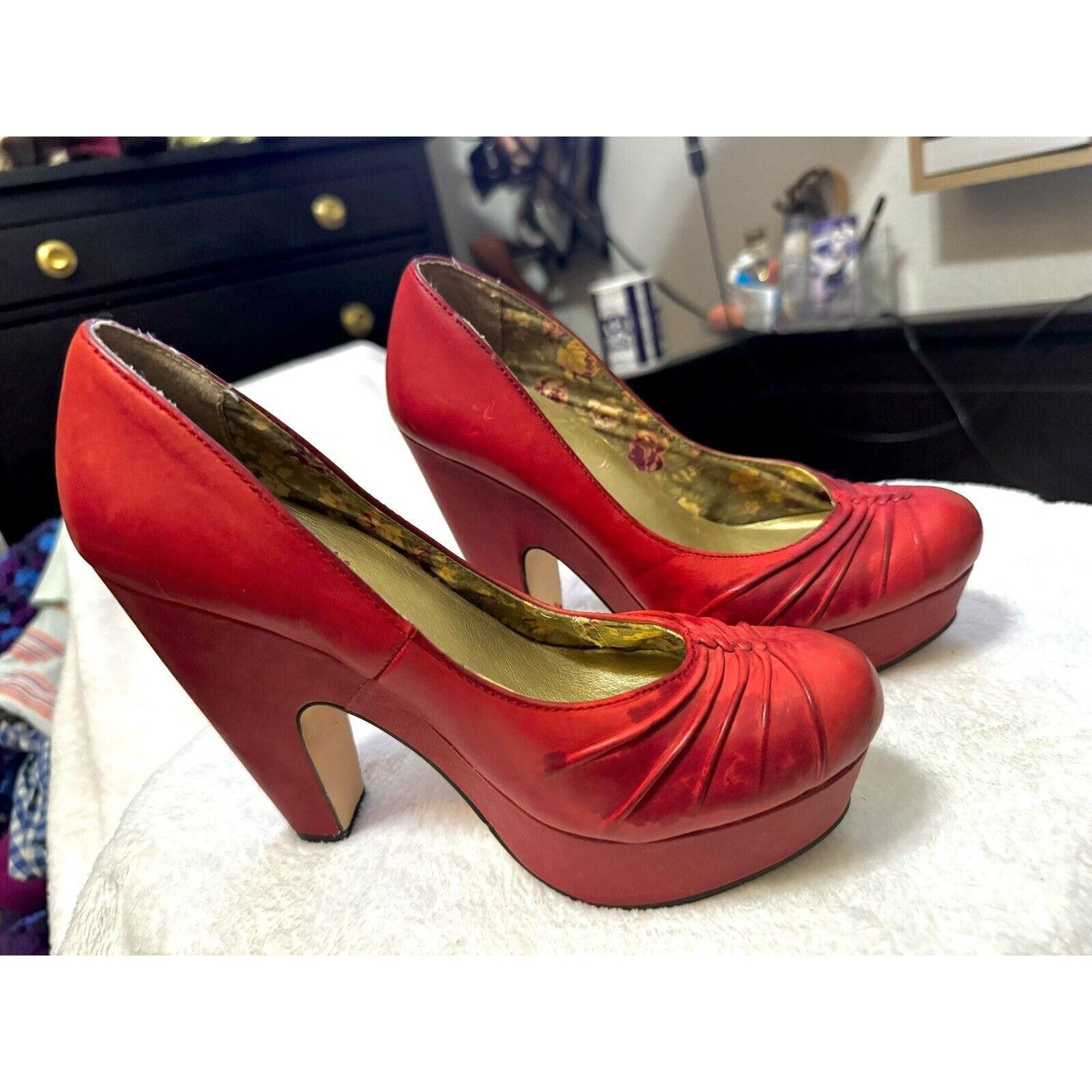 Seychelles Seychelles Women's Letter Press Pump in Red - Size 6 Size US 6 / IT 36 - 6 Thumbnail