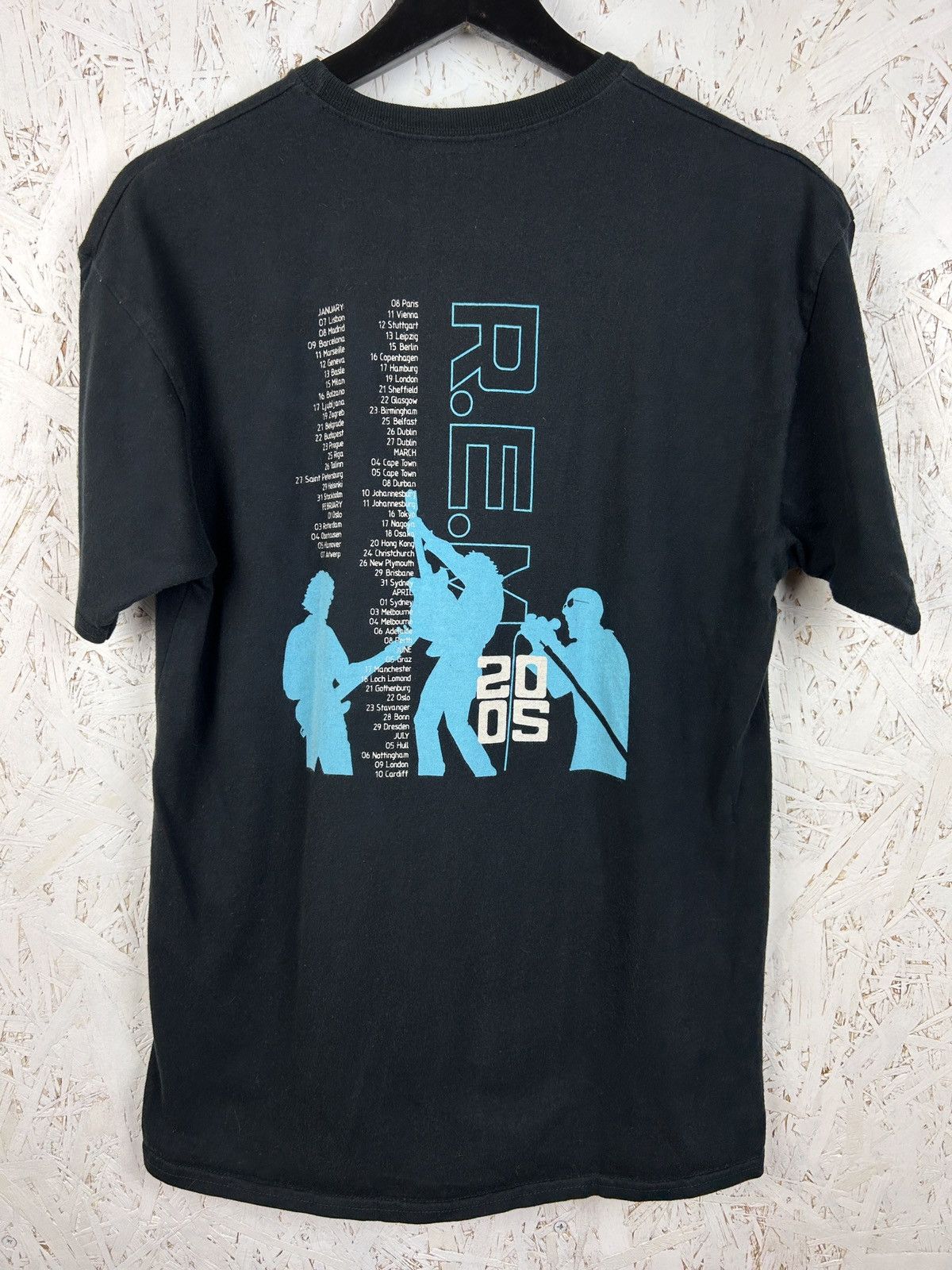 Band Tees 00s Vintage R.E.M 2005 Band Tour Short Sleeve T-Shirt Size US M / EU 48-50 / 2 - 1 Thumbnail