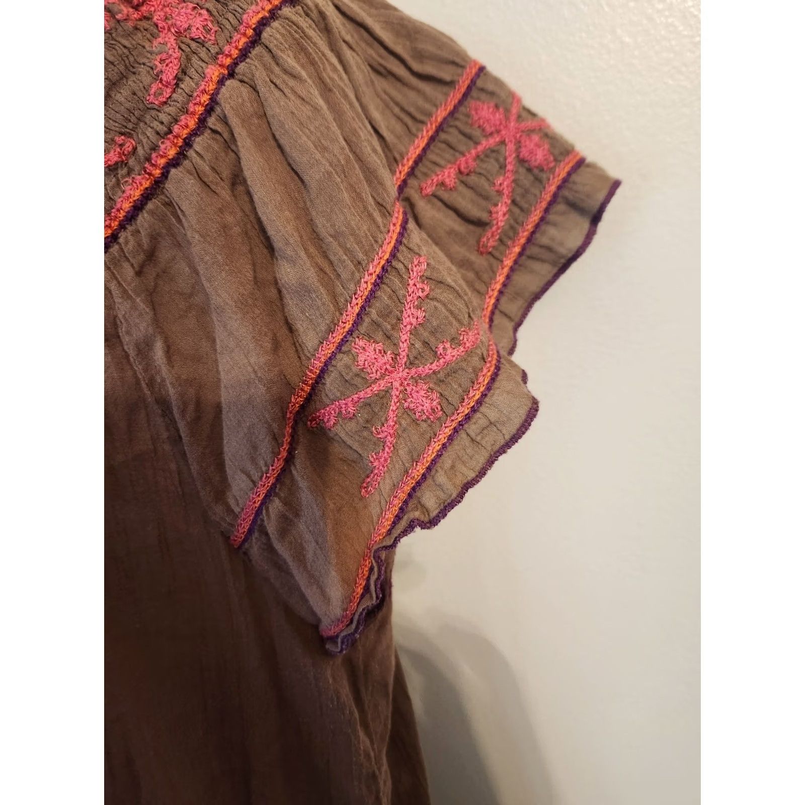Old Navy Old Navy Gray Pink Embroidery Smocked Trim Cap Sleeve Top Hippie Boho Sz L Size L / US 10 / IT 46 - 4 Thumbnail