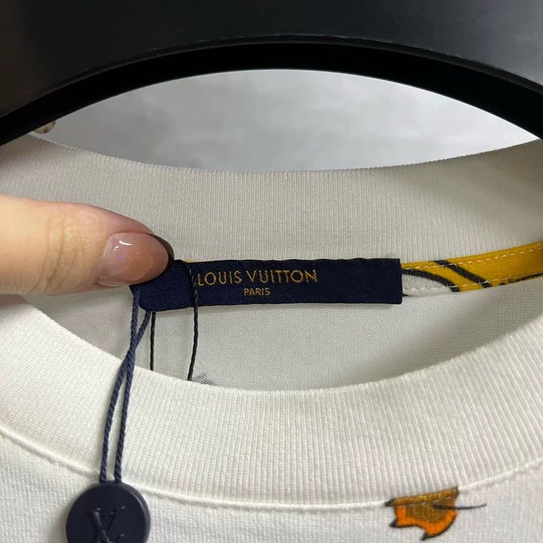 Louis Vuitton Louis Vuitton White character graphic short sleeve T-shirt Size US S / EU 44-46 / 1 - 2 Thumbnail