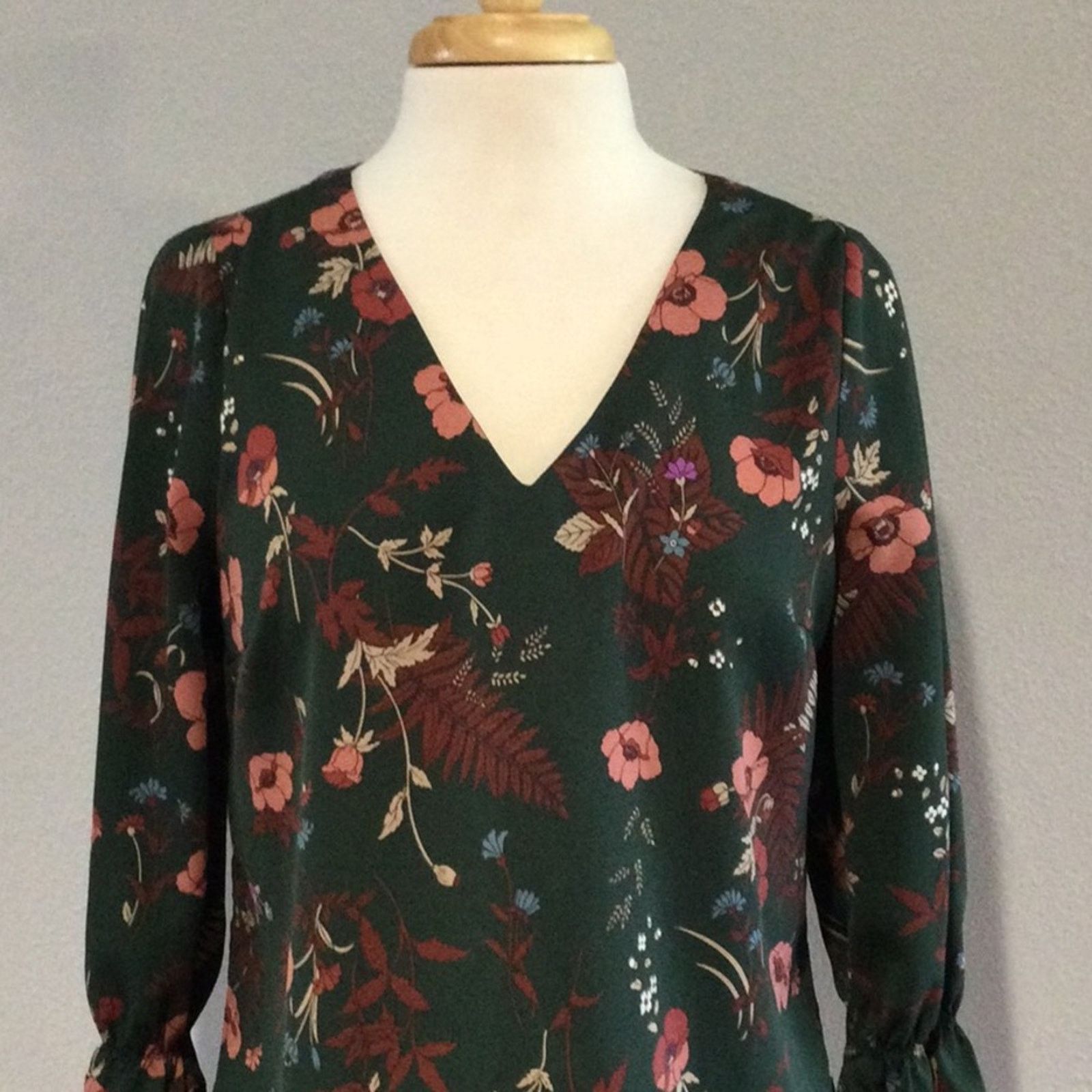 Other Skies Are Blue Floral V-Neck Keyhole Back Peplum Sleeve Sm Size S / US 4 / IT 40 - 2 Thumbnail
