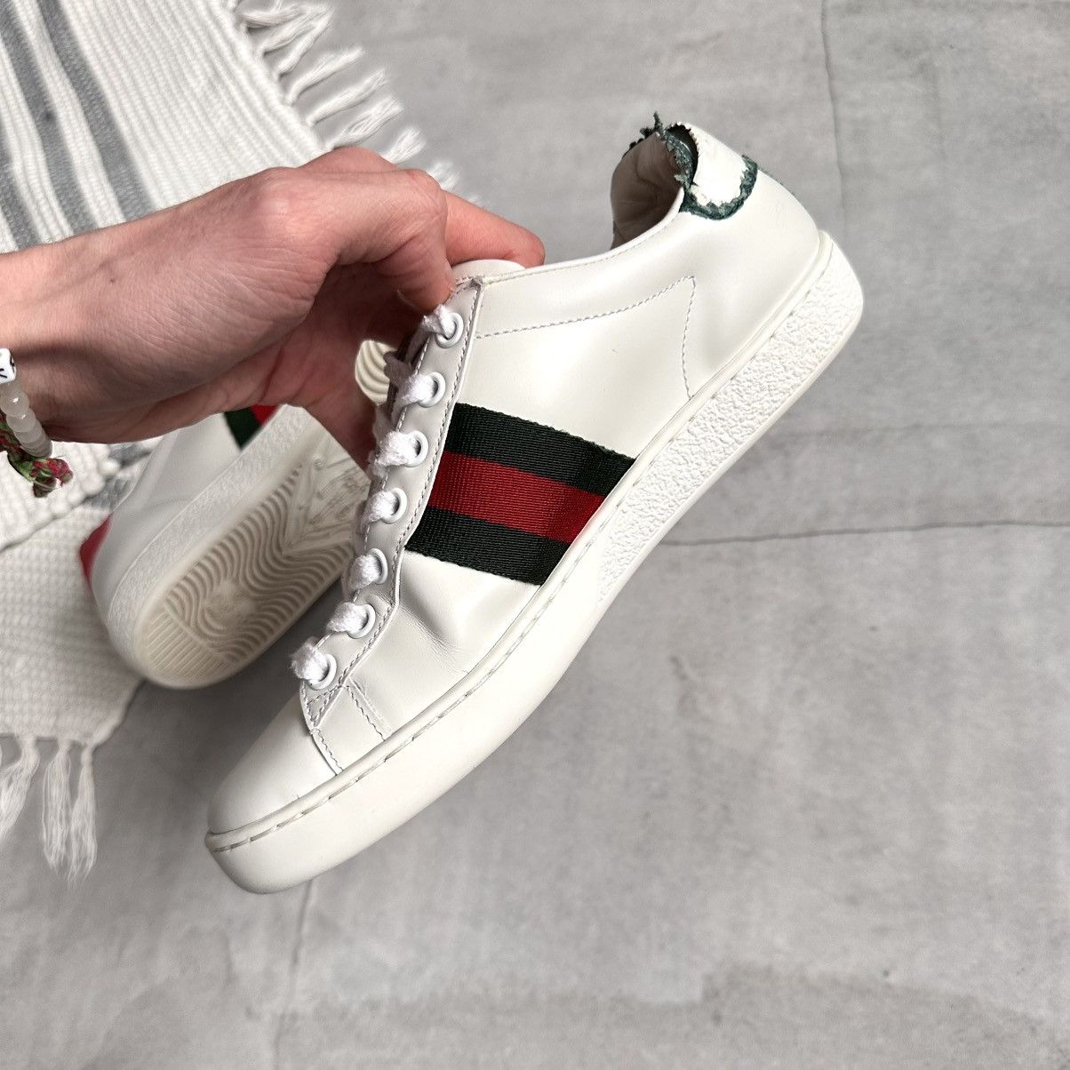 Gucci Gucci Ace Bee Leather Low Sneakers Shoes Size US 6 / IT 36 - 13 Thumbnail