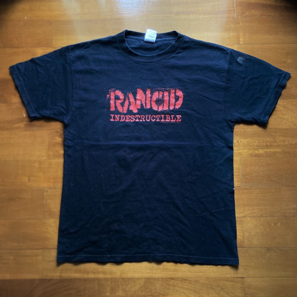 Band Tees Y2k Rancid Indestructible 2003 Punk Rock tshirt Size US L / EU 52-54 / 3 - 2 Thumbnail