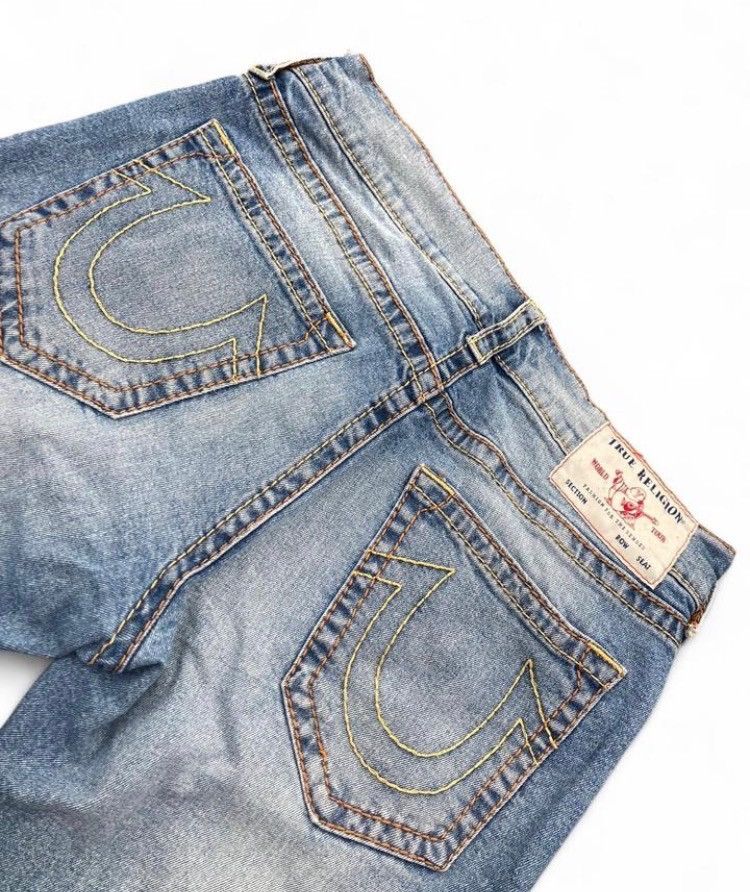 True Religion True Religion Ricky Medium Wash Distressed Jeans size 33 Size US 33 - 8 Thumbnail