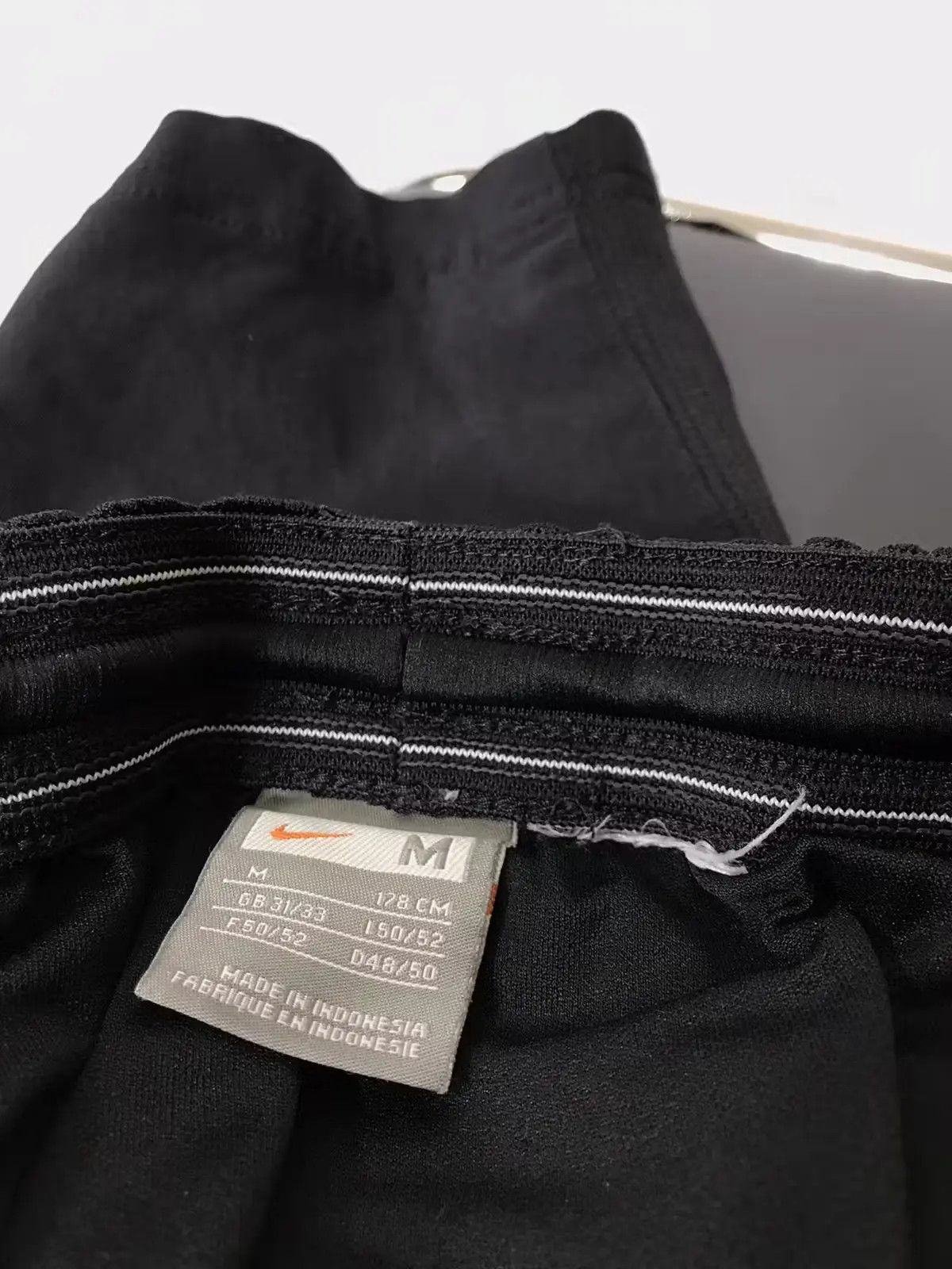 Nike Vintage Nike shorts size M Size US 30 / EU 46 - 4 Thumbnail