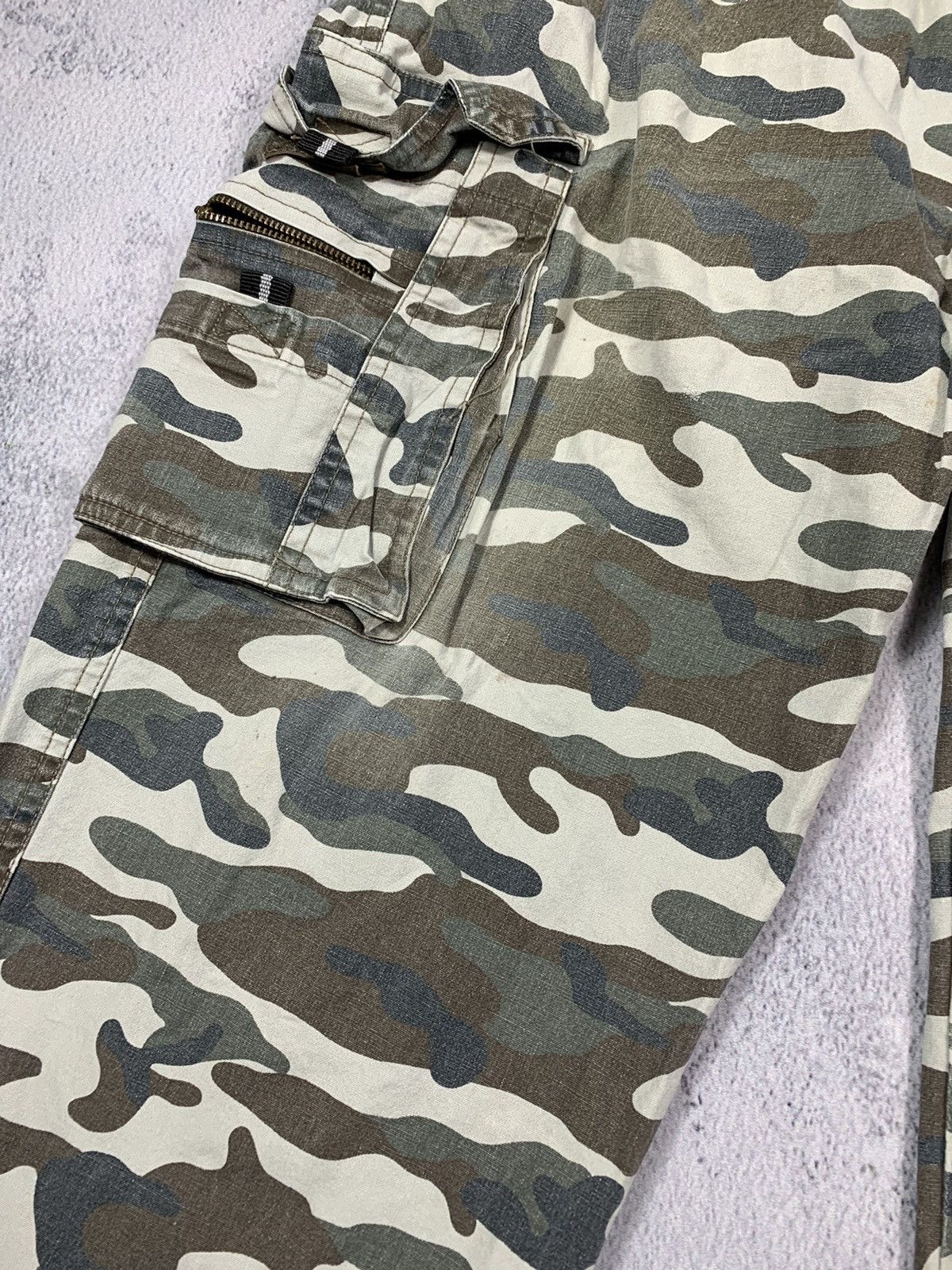 Japanese Brand × Vintage Vintage Japanese faded cargo camo military trouser size 36 Size US 36 / EU 52 - 5 Thumbnail